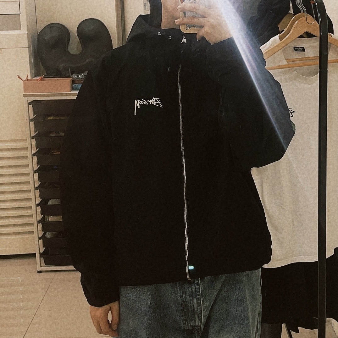Stussy Nylon Beach Shell Jacket Black 착용 스타일