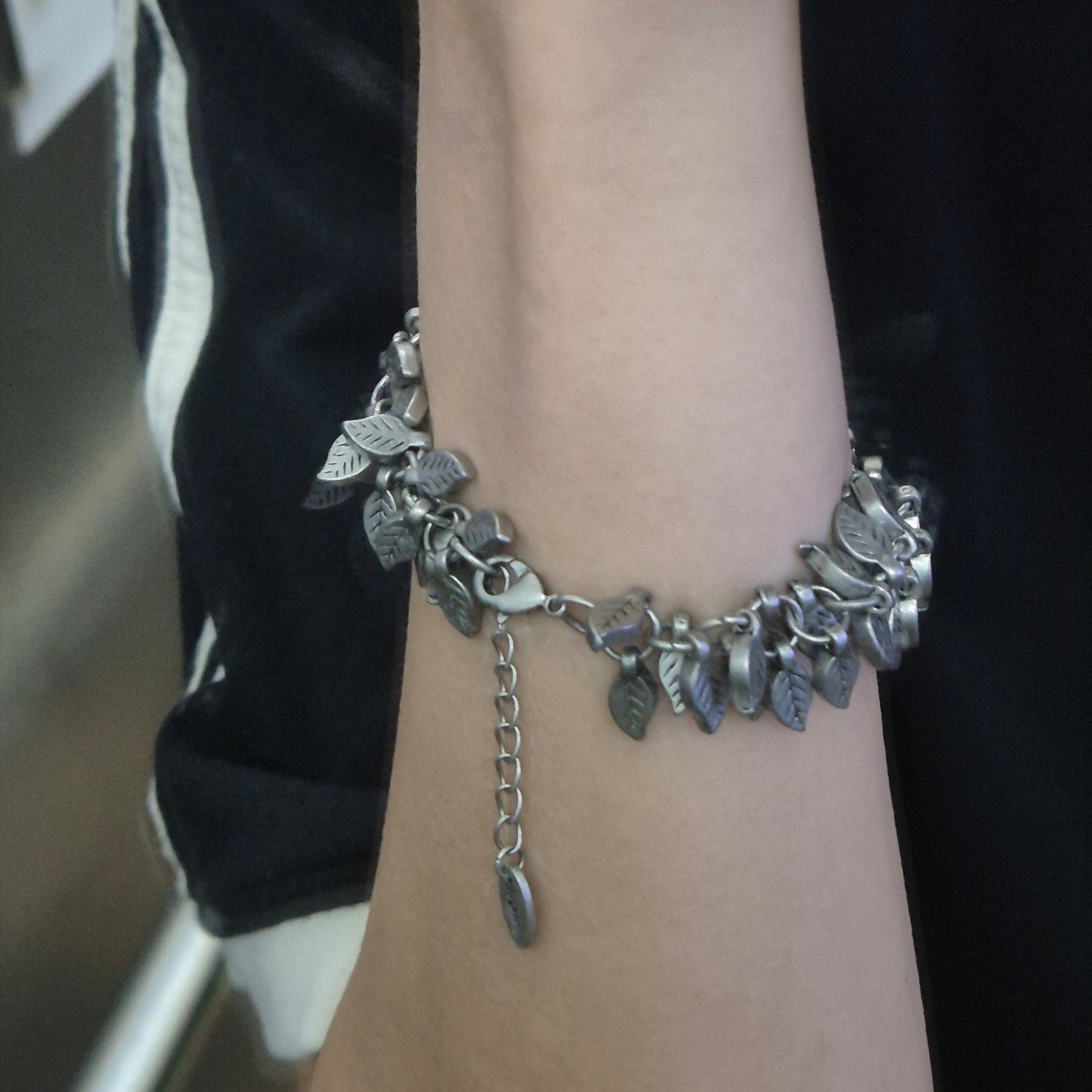 Adidas GRF T-Shirt Black - KR Sizing, Hono Report Leaf Bracelet 착용 스타일