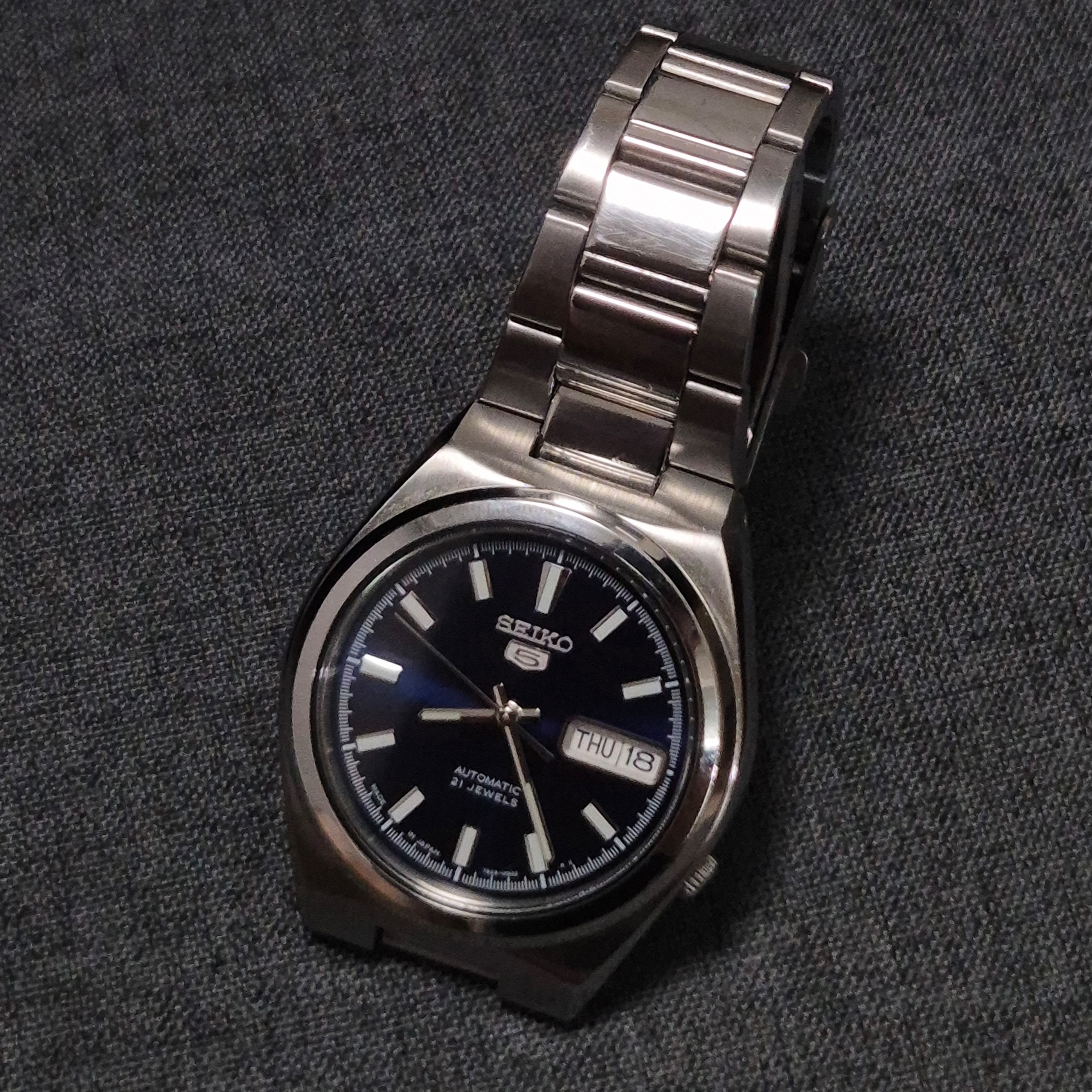 Seiko 5 SNKC51J1 Blue 착용 스타일