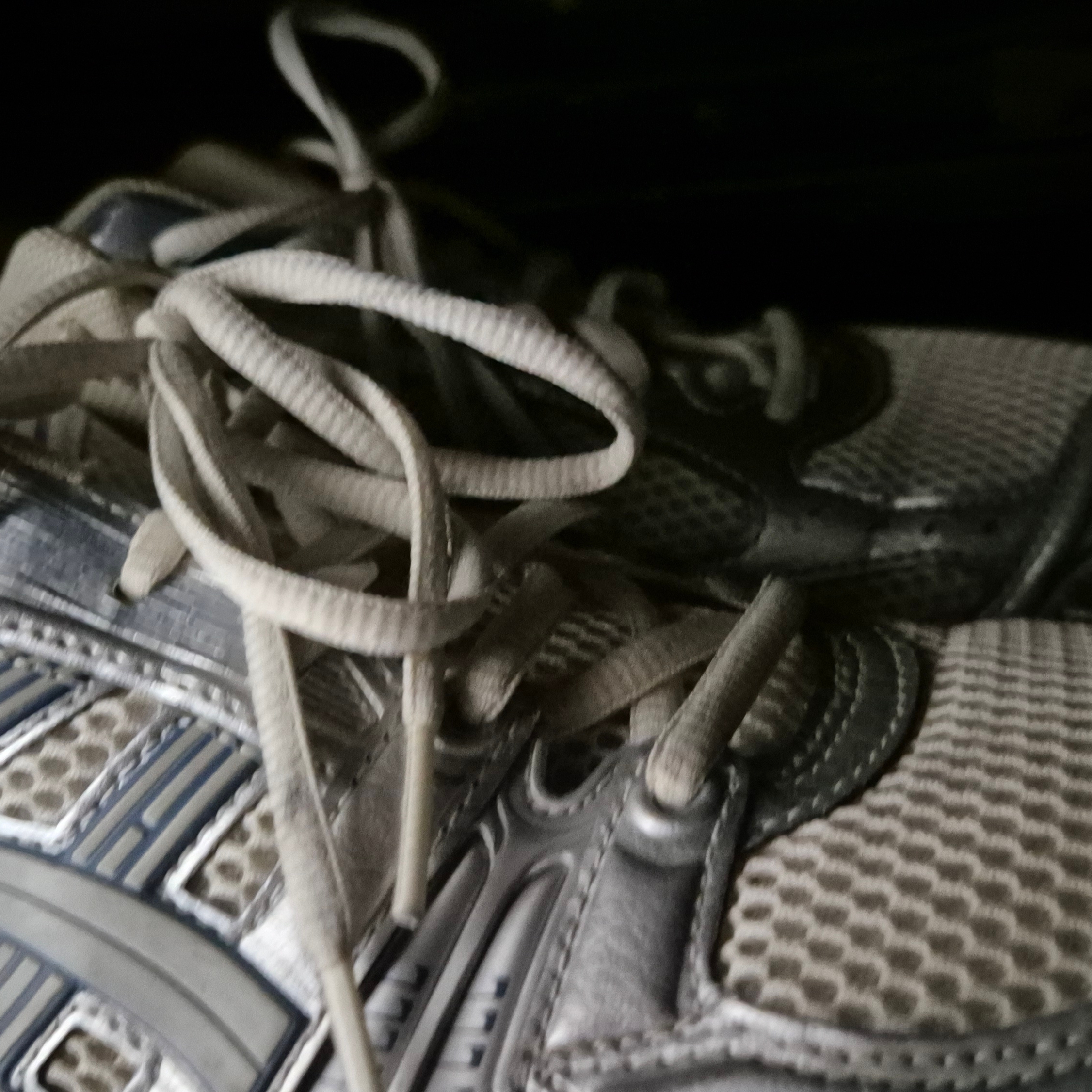 Asics Gel-Kayano 14 Cream Pure Silver 착용 스타일