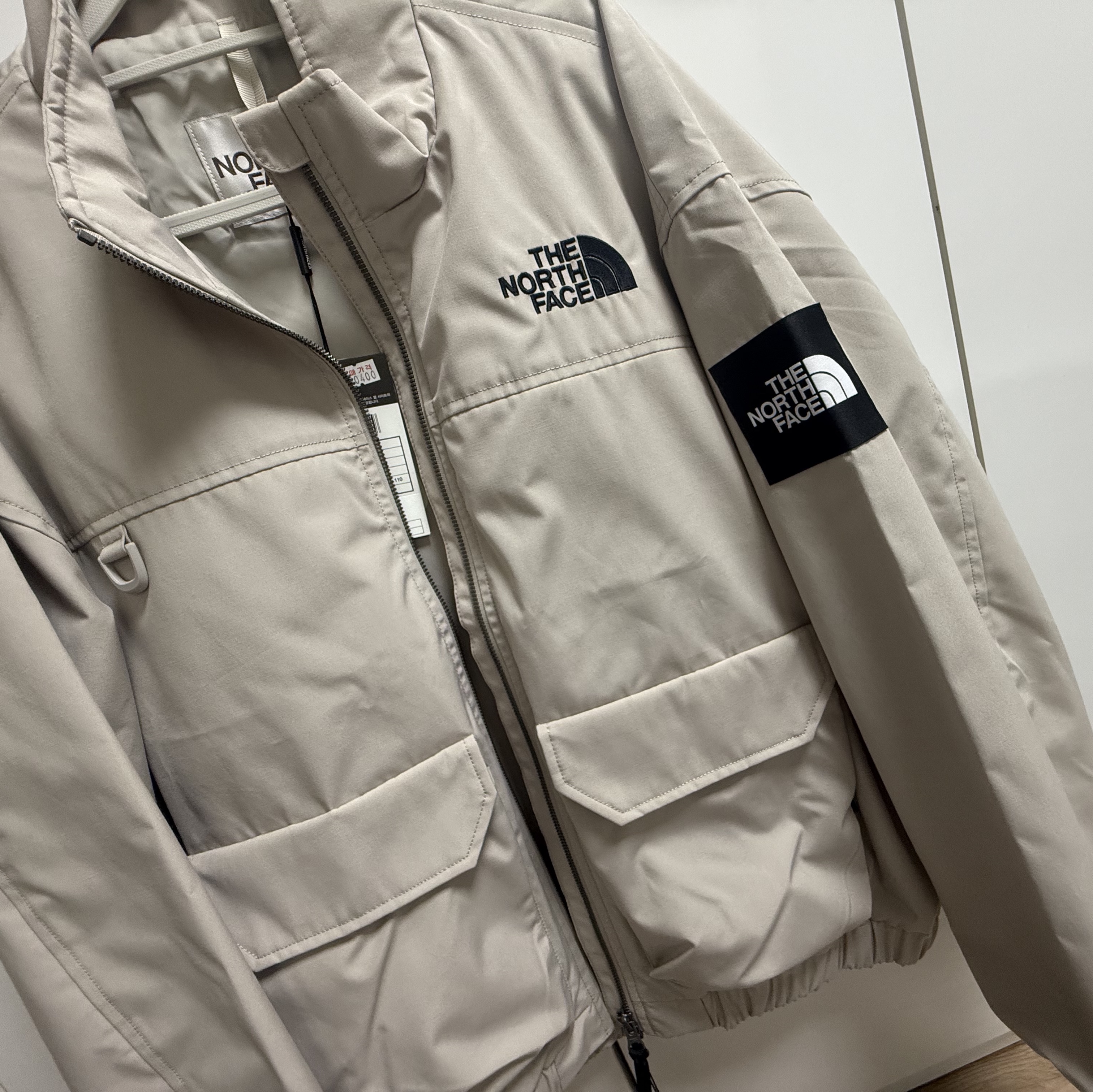 The North Face White Label Neilton Jacket White Sand 착용 스타일