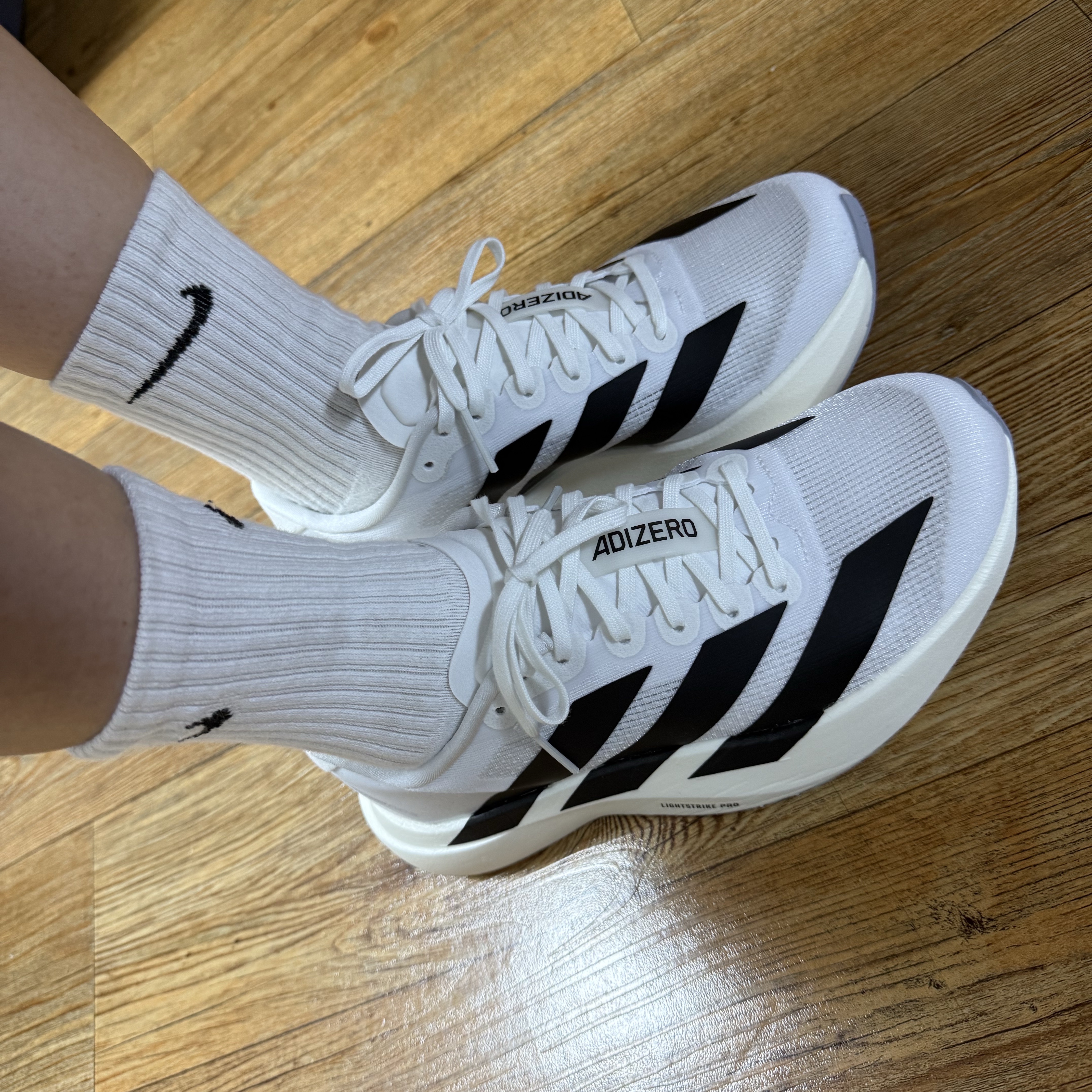 (W) Adidas Adizero EVO SL Cloud White Core Black 착용 스타일 - 1