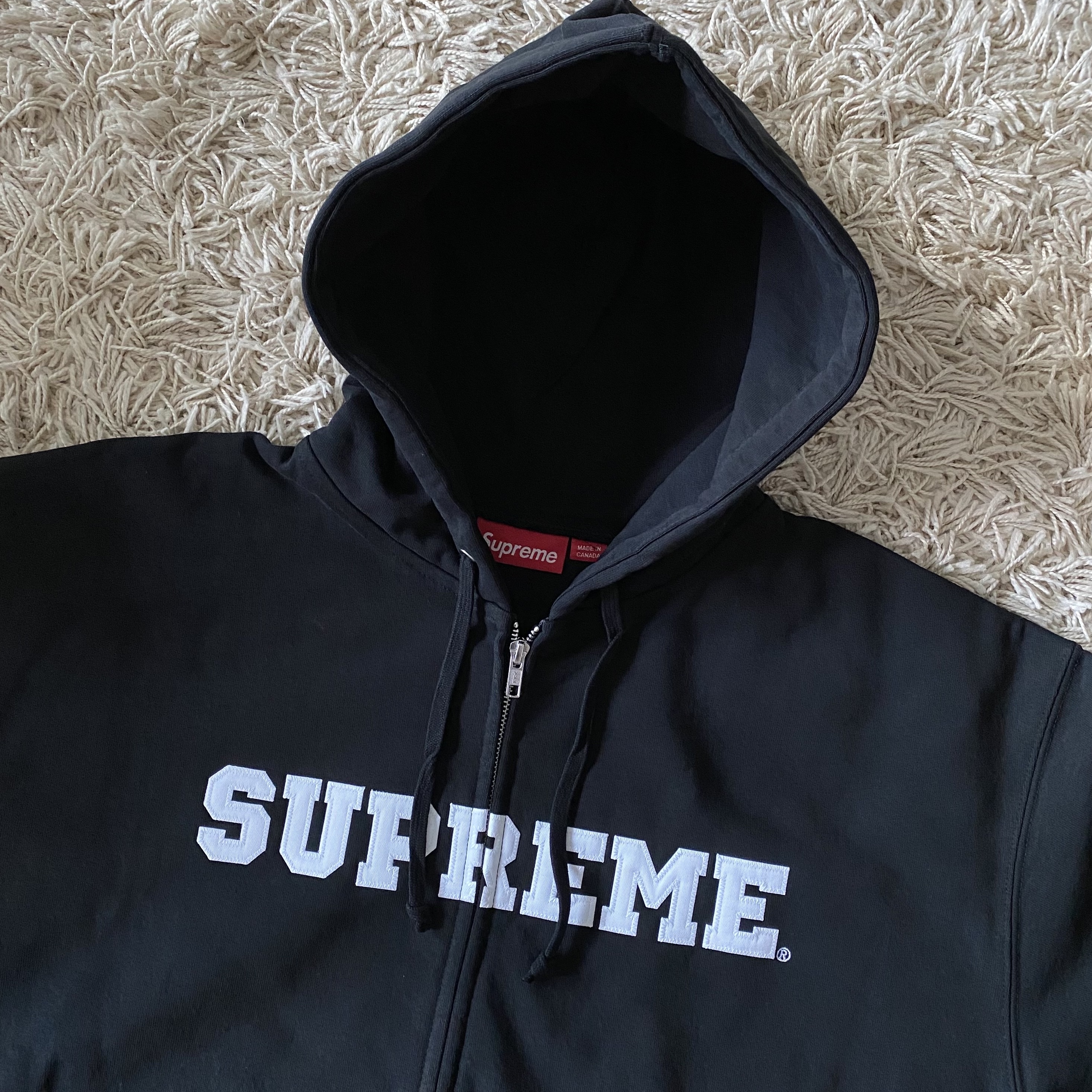 Supreme Collegiate Applique Zip Up Hooded Sweatshirt Black - 25FW 착용 스타일
