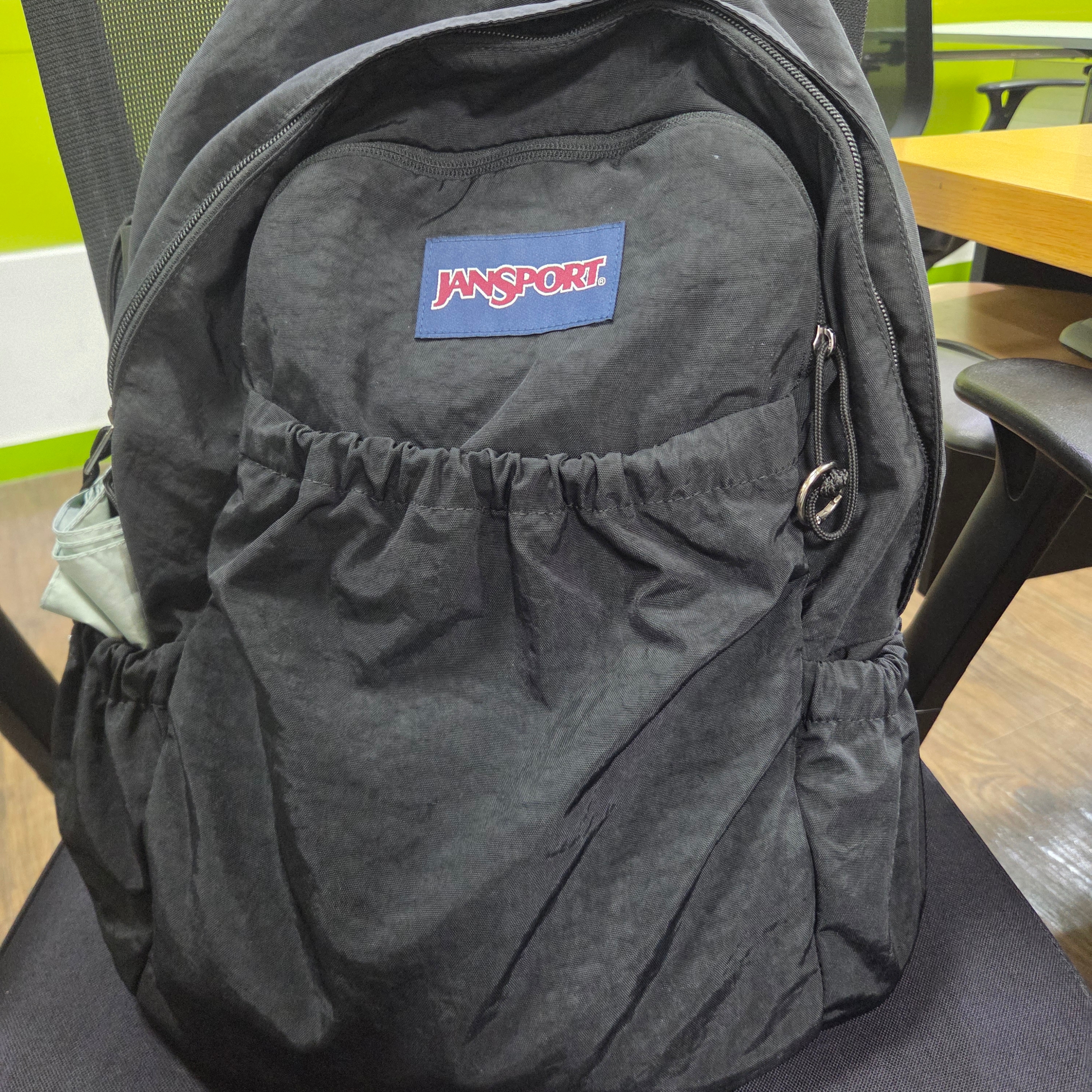 Jansport Slouchy Backpack Black 착용 스타일