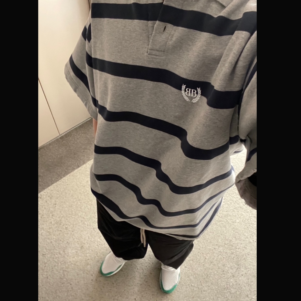 Balenciaga Laurel Classic Oversized T-Shirt Grey Navy, Essentials The Black Collection Relaxed Trousers Black - 23SS 착용 스타일