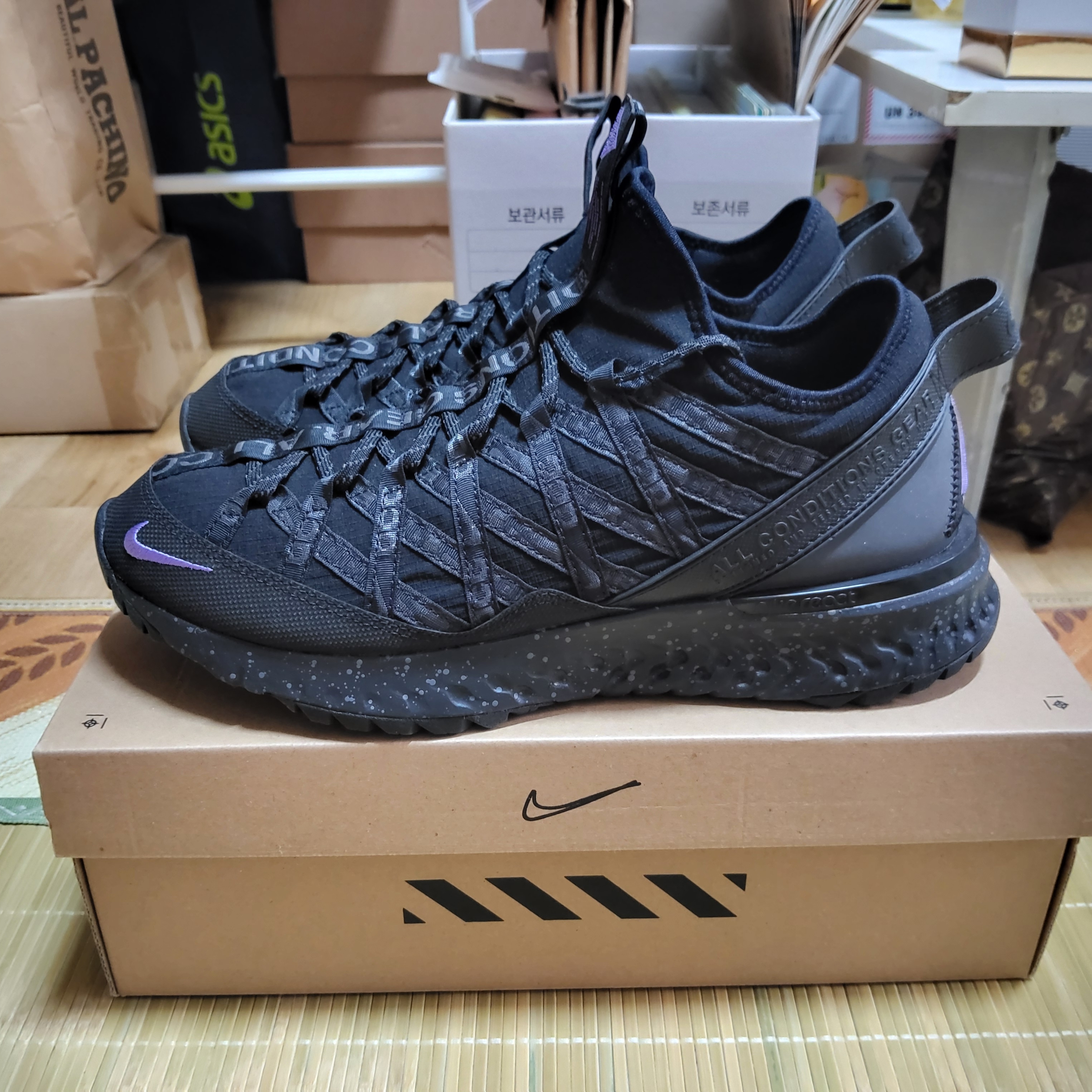 Nike ACG React Terra Gobe Black Space Purple 착용 스타일 - 1
