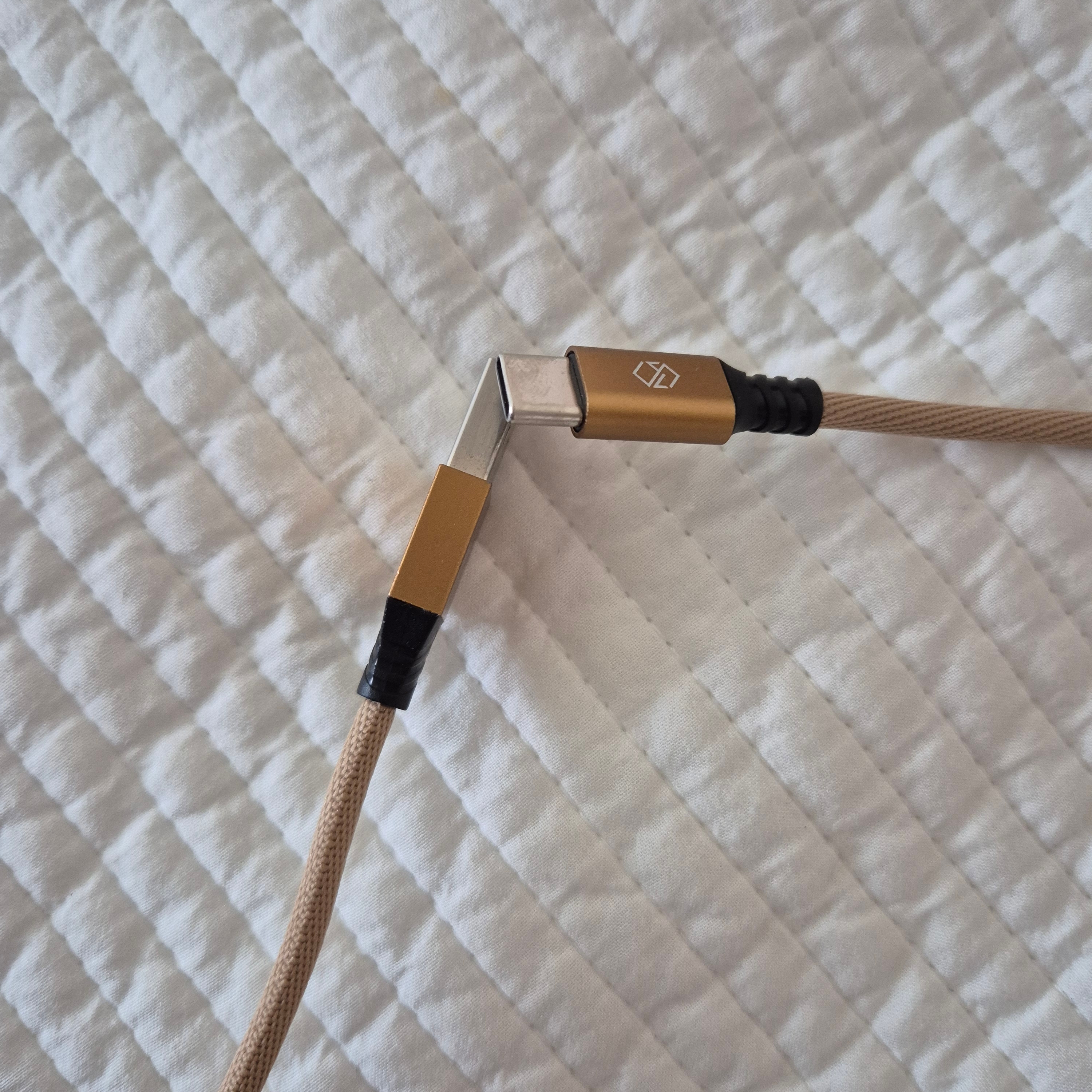 SINJIMORU Dutch Fabric Quick USB-A to C Type Charging Cable 1M 착용 스타일