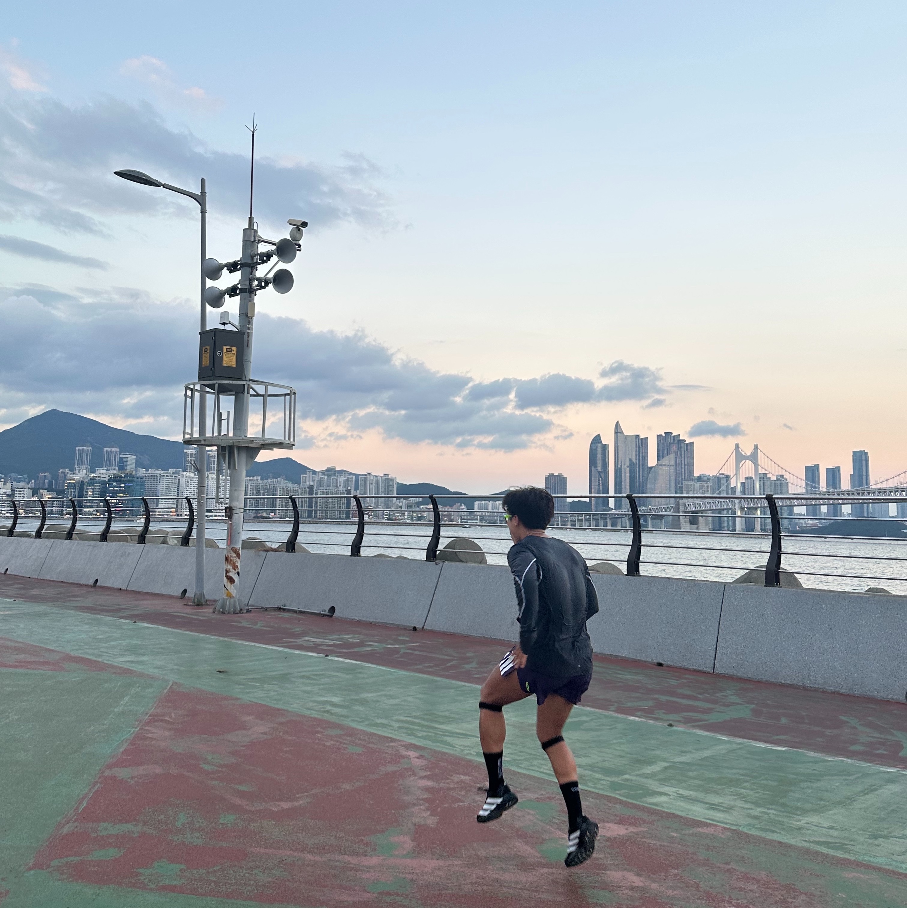 Adidas Adizero EVO SL Core Black Cloud White, Adidas Adizero Performance Running Long Sleeve T-Shirt Black - KR Sizing 착용 스타일 - 1