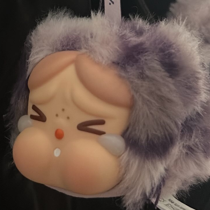 Pop Mart Crybaby Wild But Cutie Series Vinyl Plush Pendant (1 Blind Box) 착용 스타일