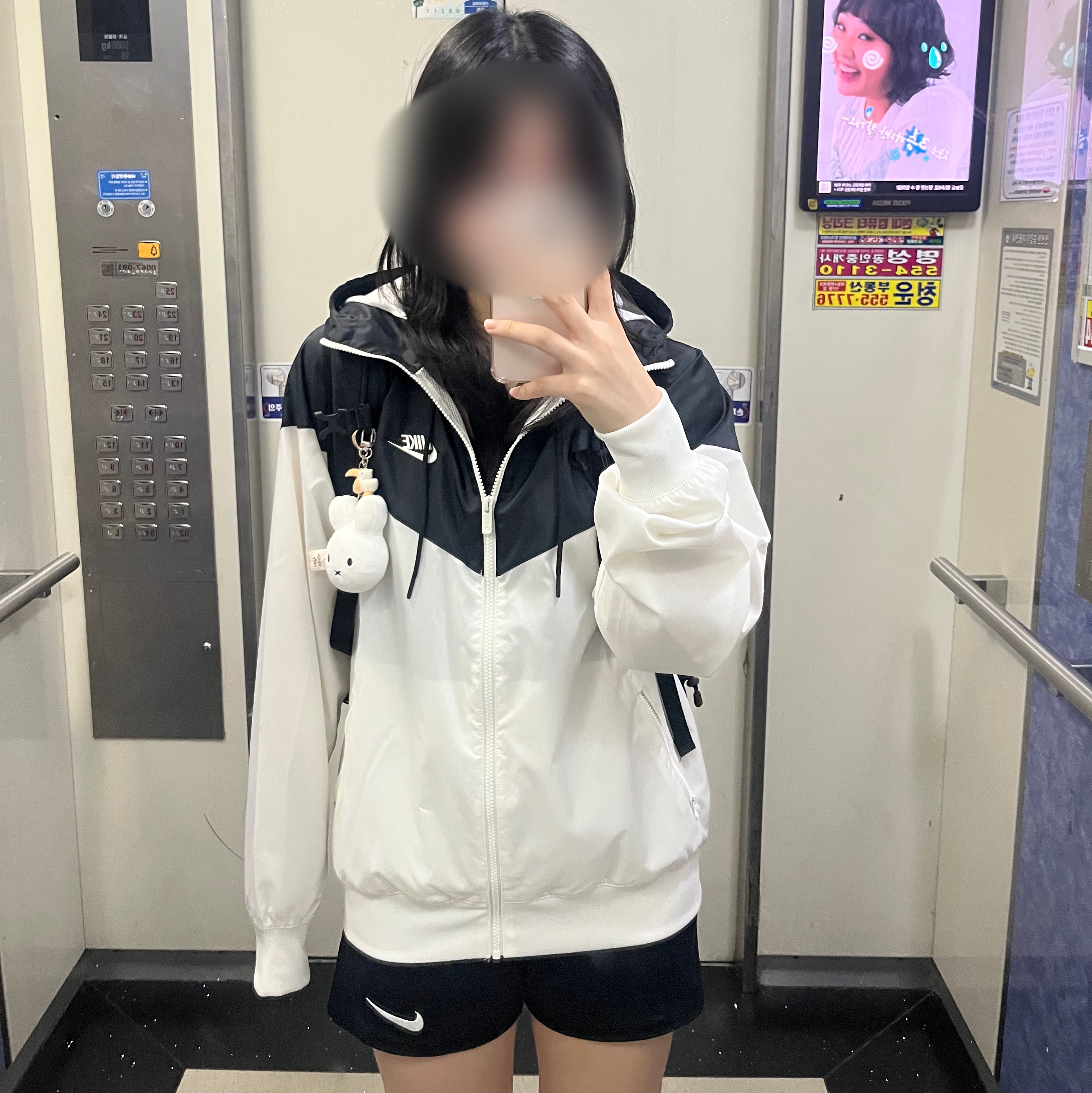 Nike NSW Windrunner Hooded Jacket Black Sail - Asia, Nike NSW Windrunner Hooded Jacket Sail Black - Asia 착용 스타일 - 2