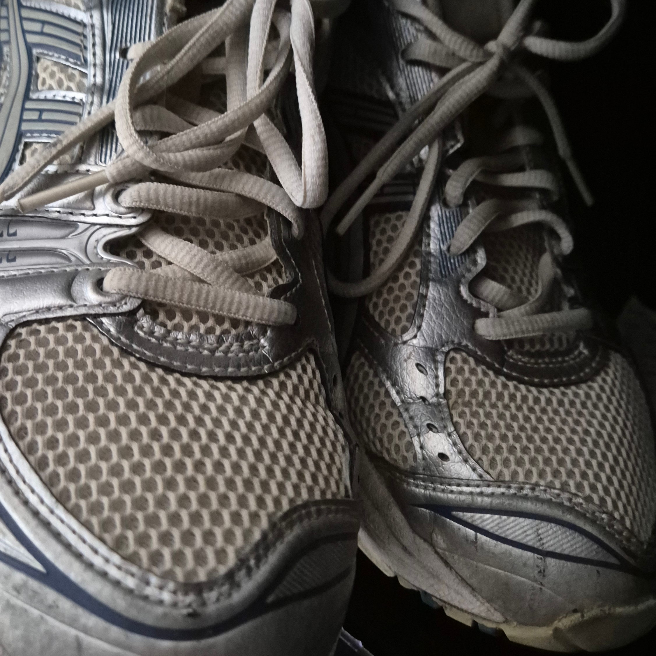 Asics Gel-Kayano 14 Cream Pure Silver 착용 스타일