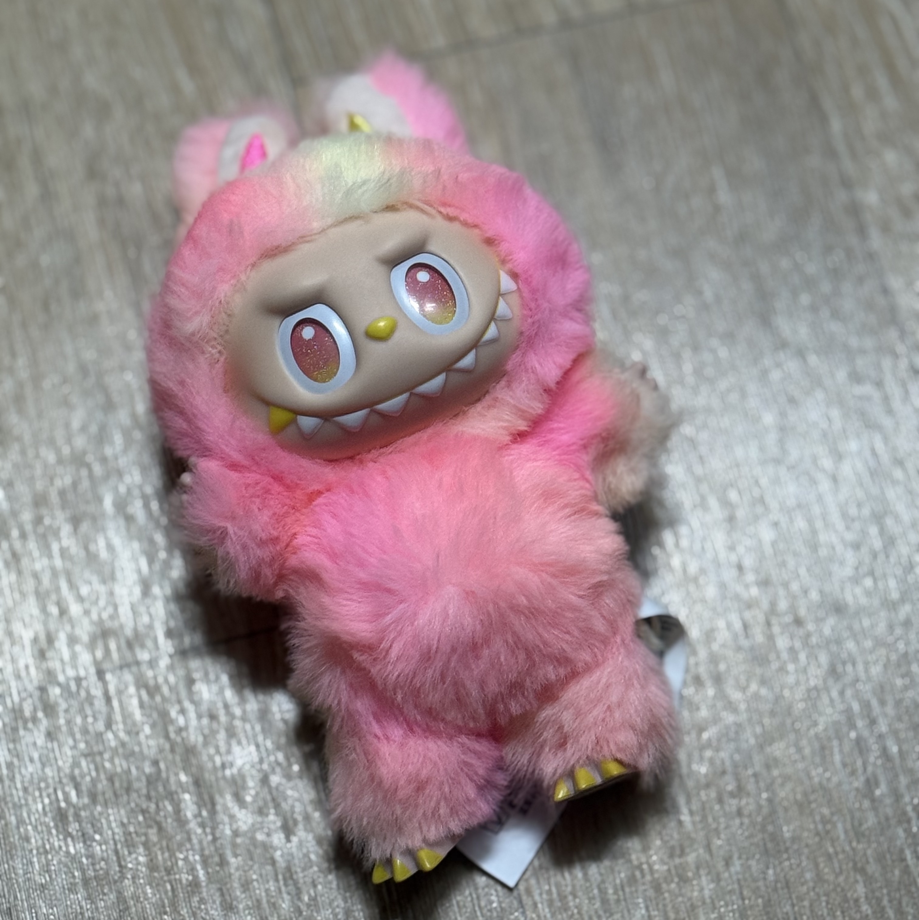 Pop Mart Labubu The Monsters Highlight Series Sealed Case (1 Blind Box) 착용 스타일 - 2