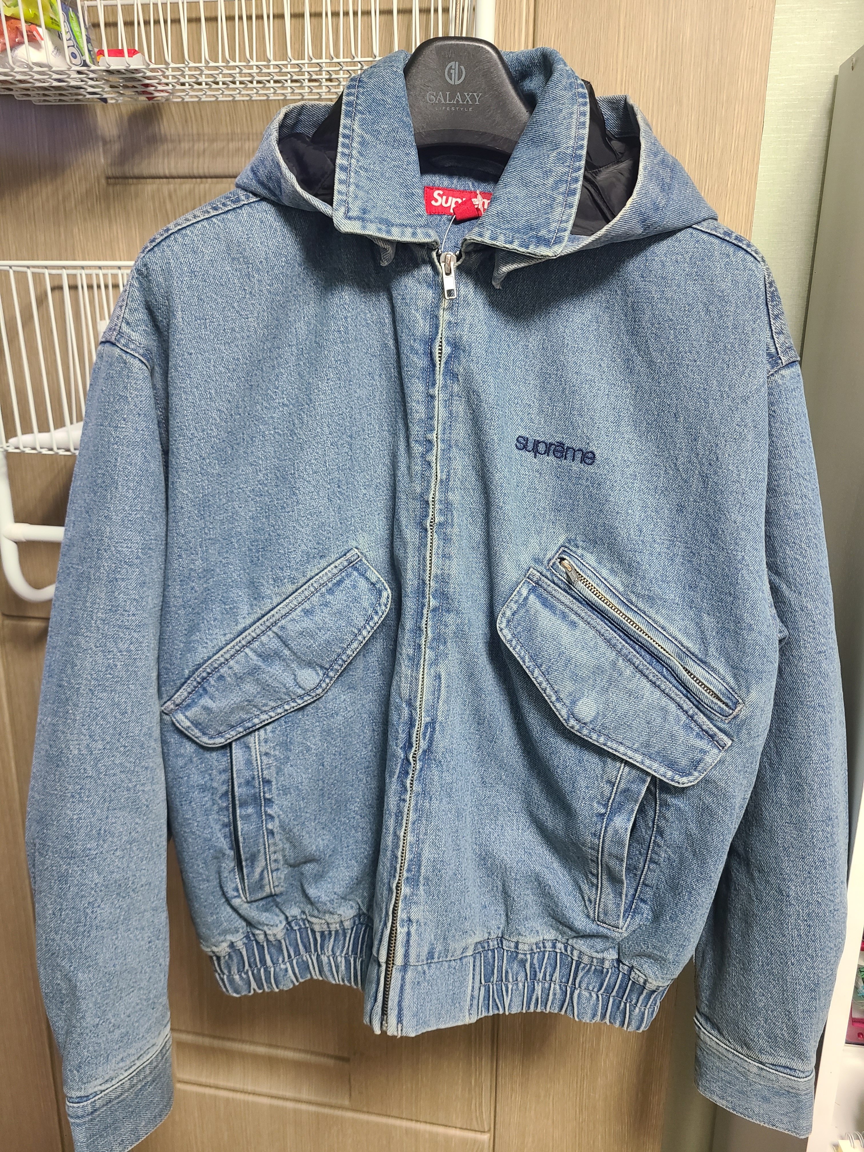Supreme Hooded Utility Jacket Denim - 25FW 착용 스타일 - 1