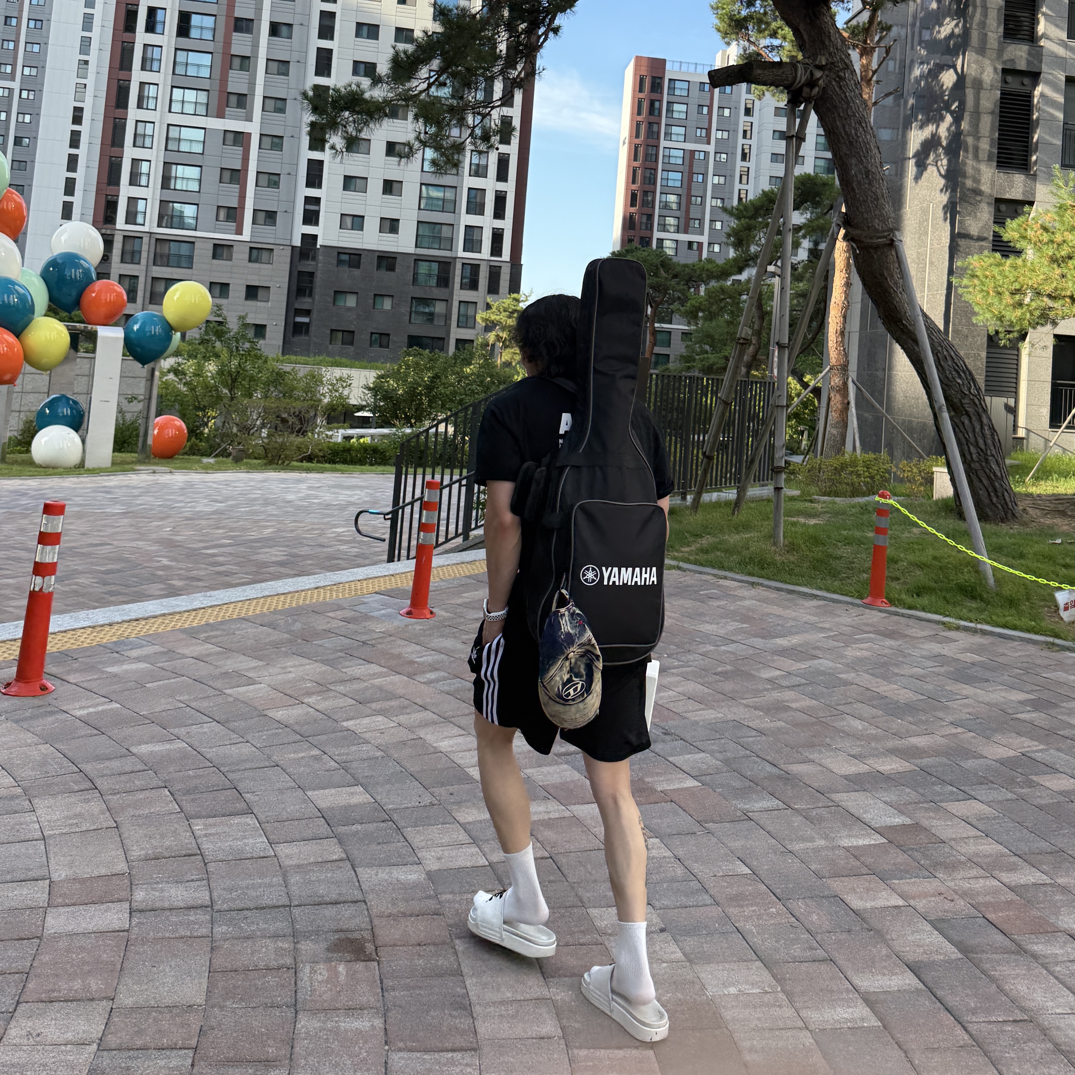 Adidas Adicolor Firebird Shorts Black White - KR Sizing, Darkr8m Studio Slides White 착용 스타일 - 2