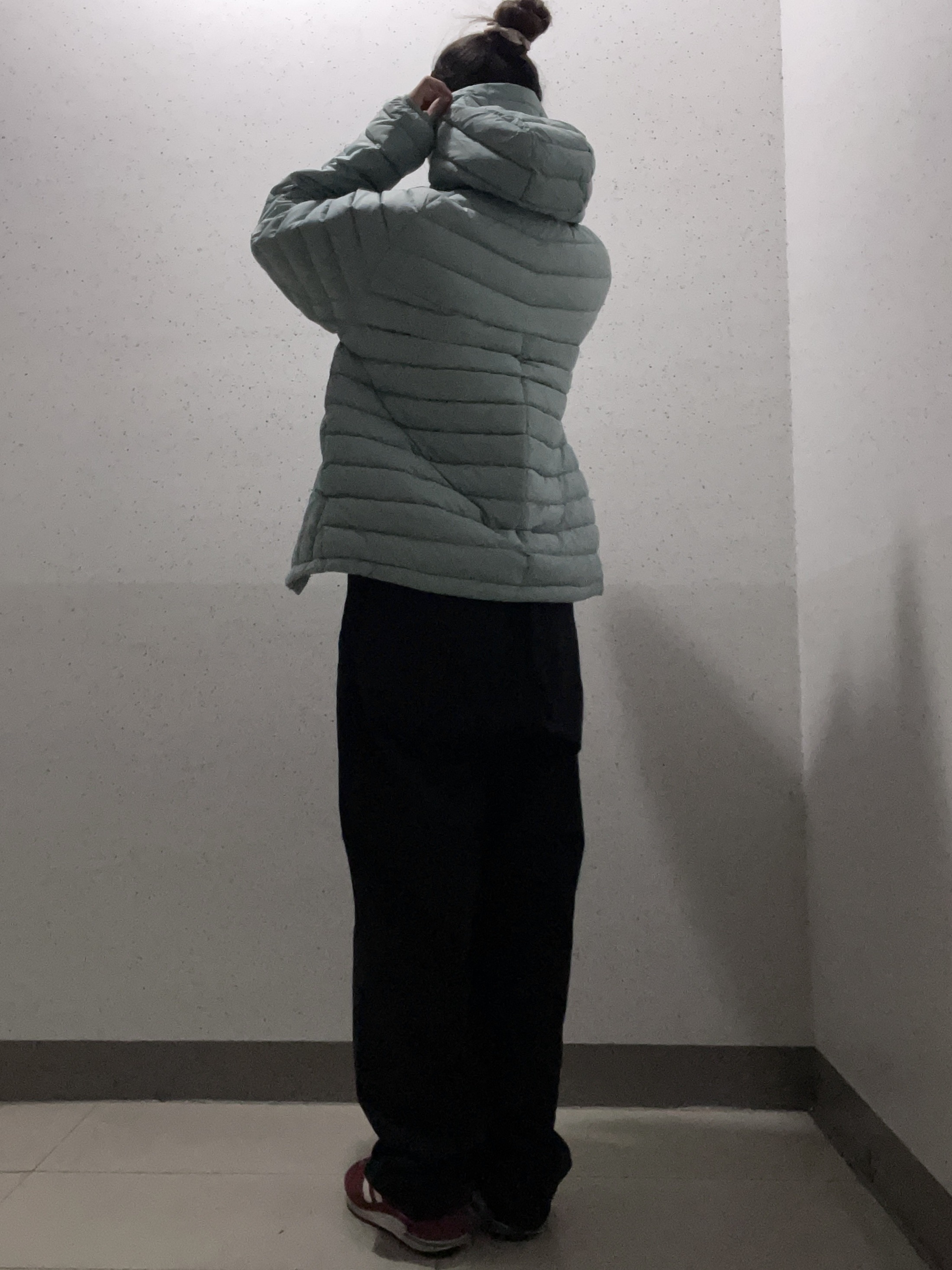 [KREAM 단독] NOMANUAL Nubes Light Duck Down Marina 착용 스타일 - 4