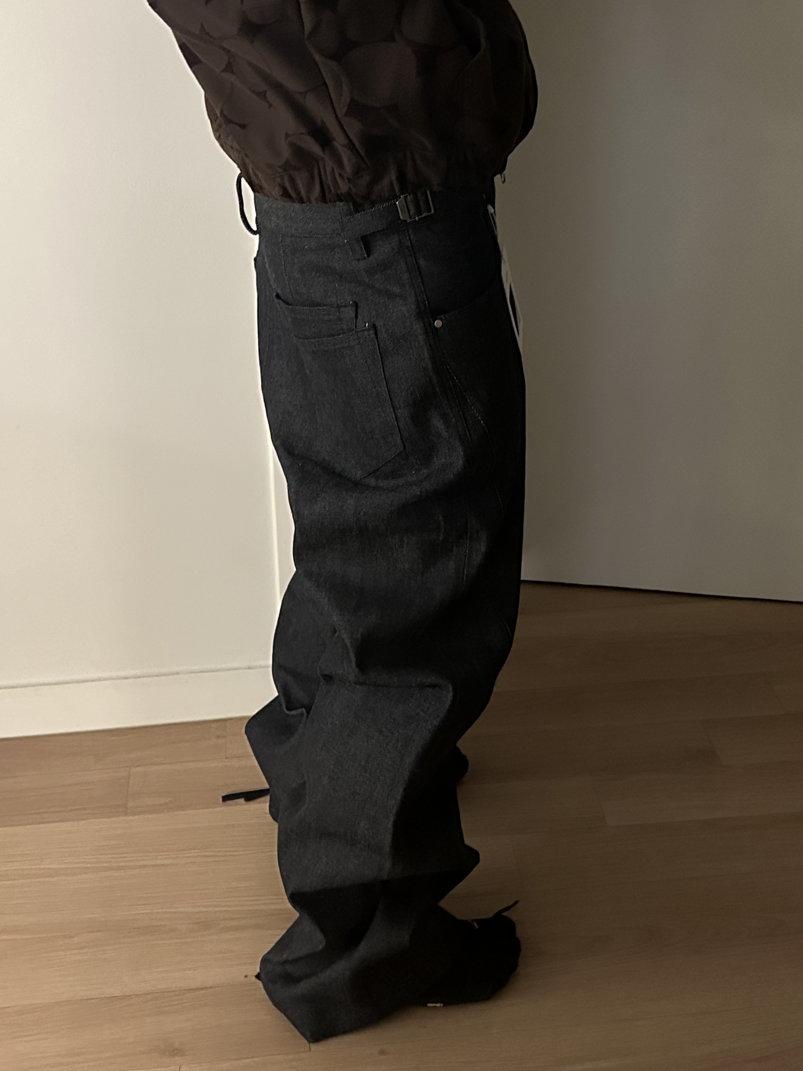 Nonnod Zen Zip Hoodie Brown Jacquard, Nonnod Zen Raw Selvedge Denim Pants Indigo 착용 스타일 - 4