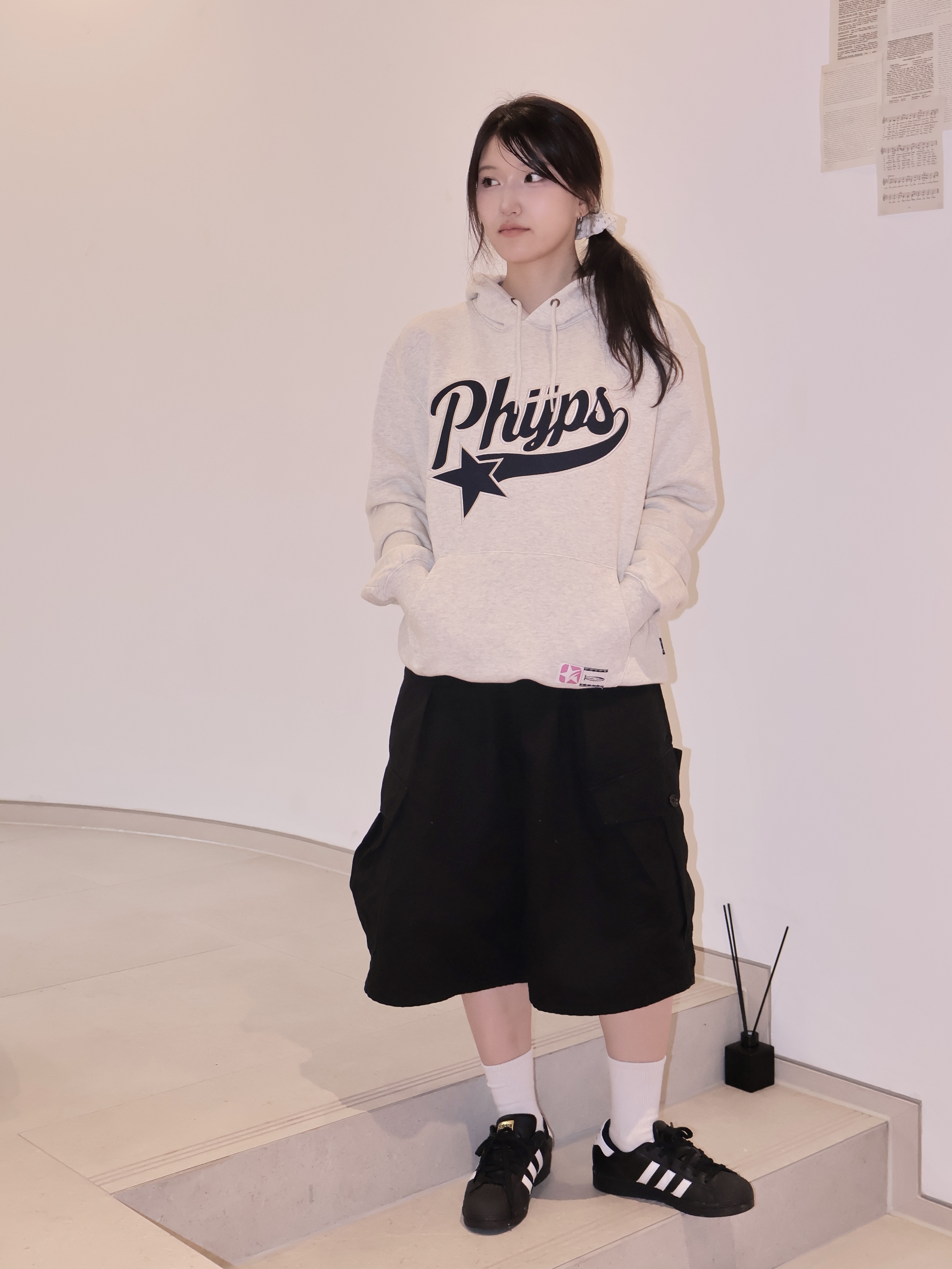Phyps Dept Star Tail Hooded Zip-Up Grey, Adidas Superstar Core Black White 착용 스타일 - 5