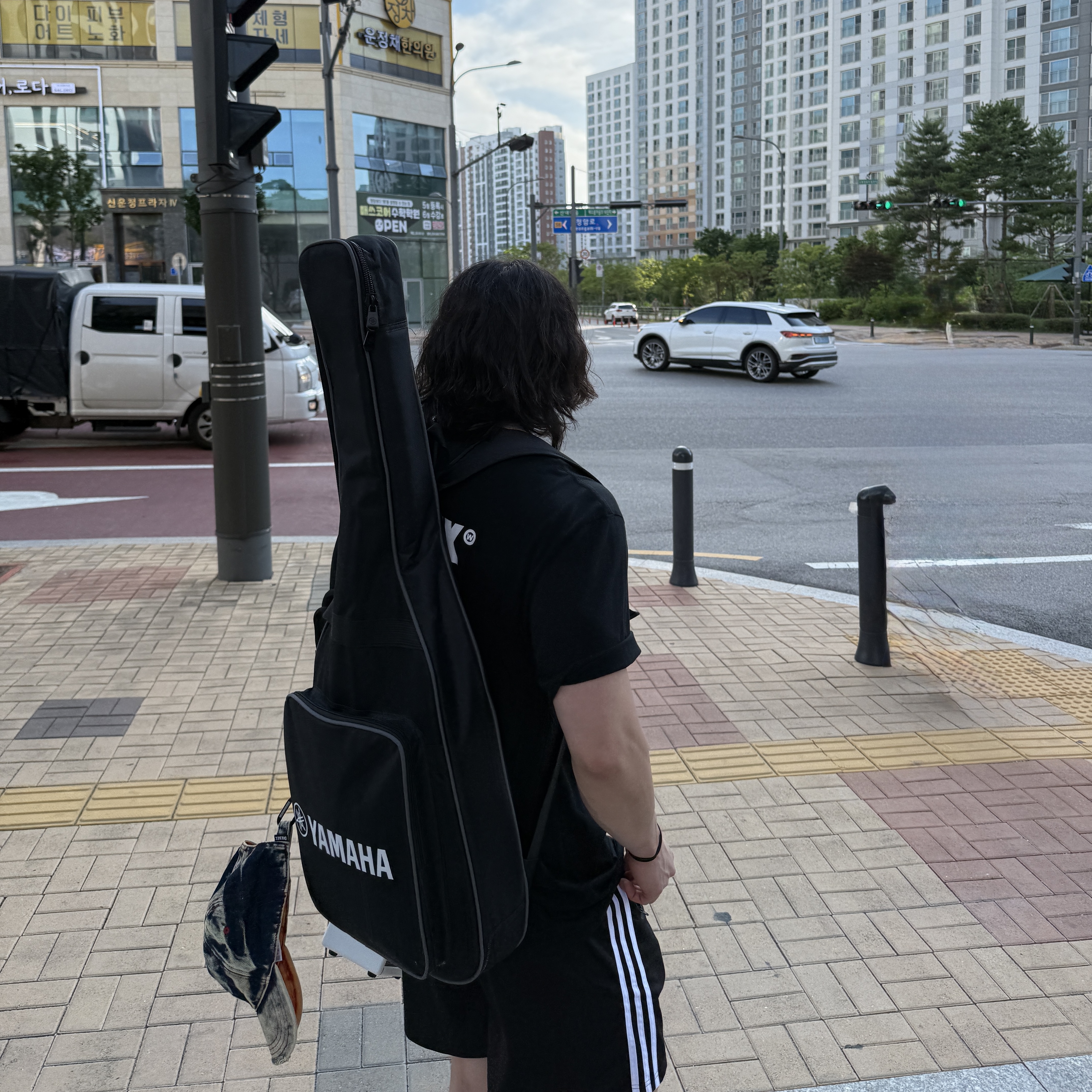 Adidas Adicolor Firebird Shorts Black White - KR Sizing, Darkr8m Studio Slides White 착용 스타일 - 4