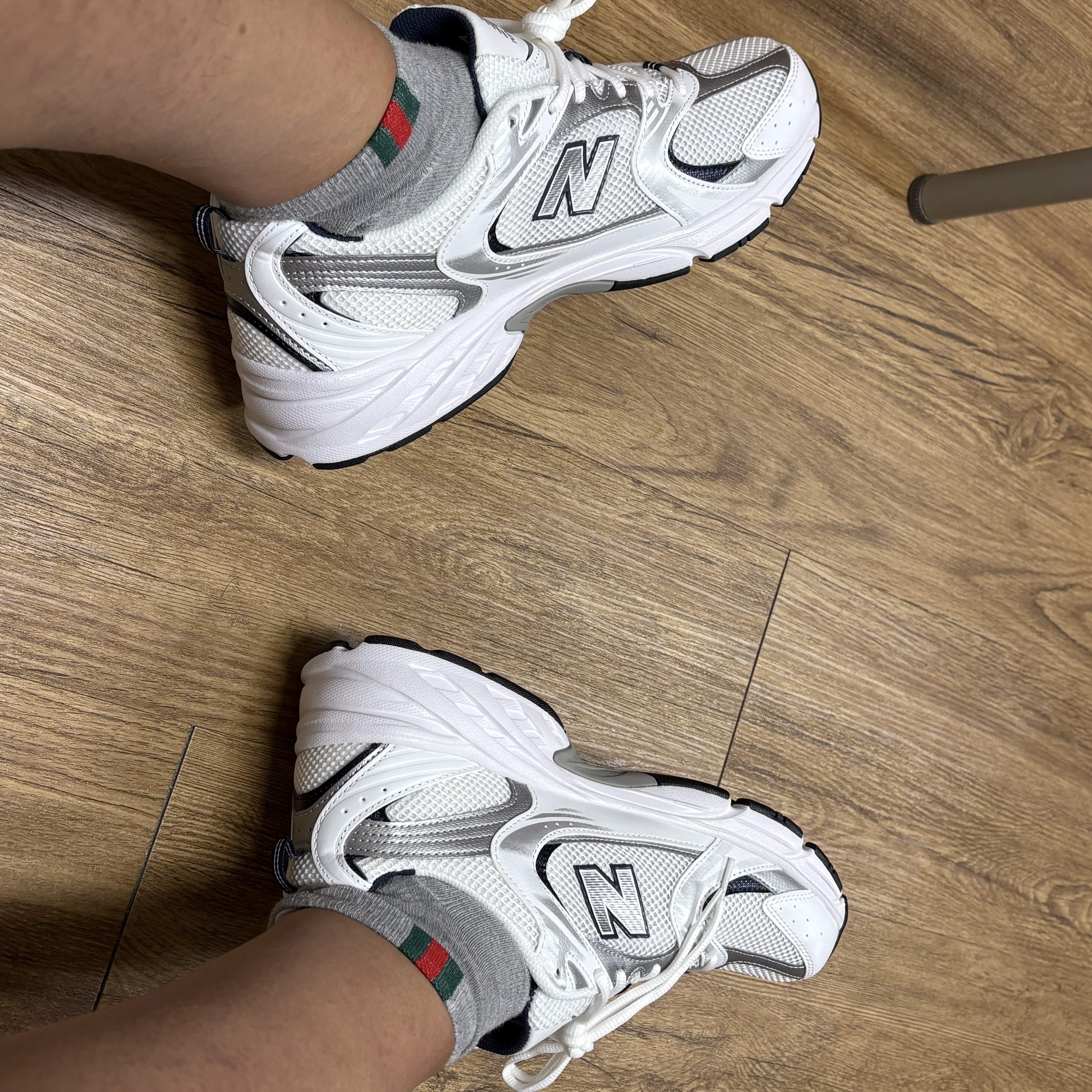 New Balance 530 White 착용 스타일