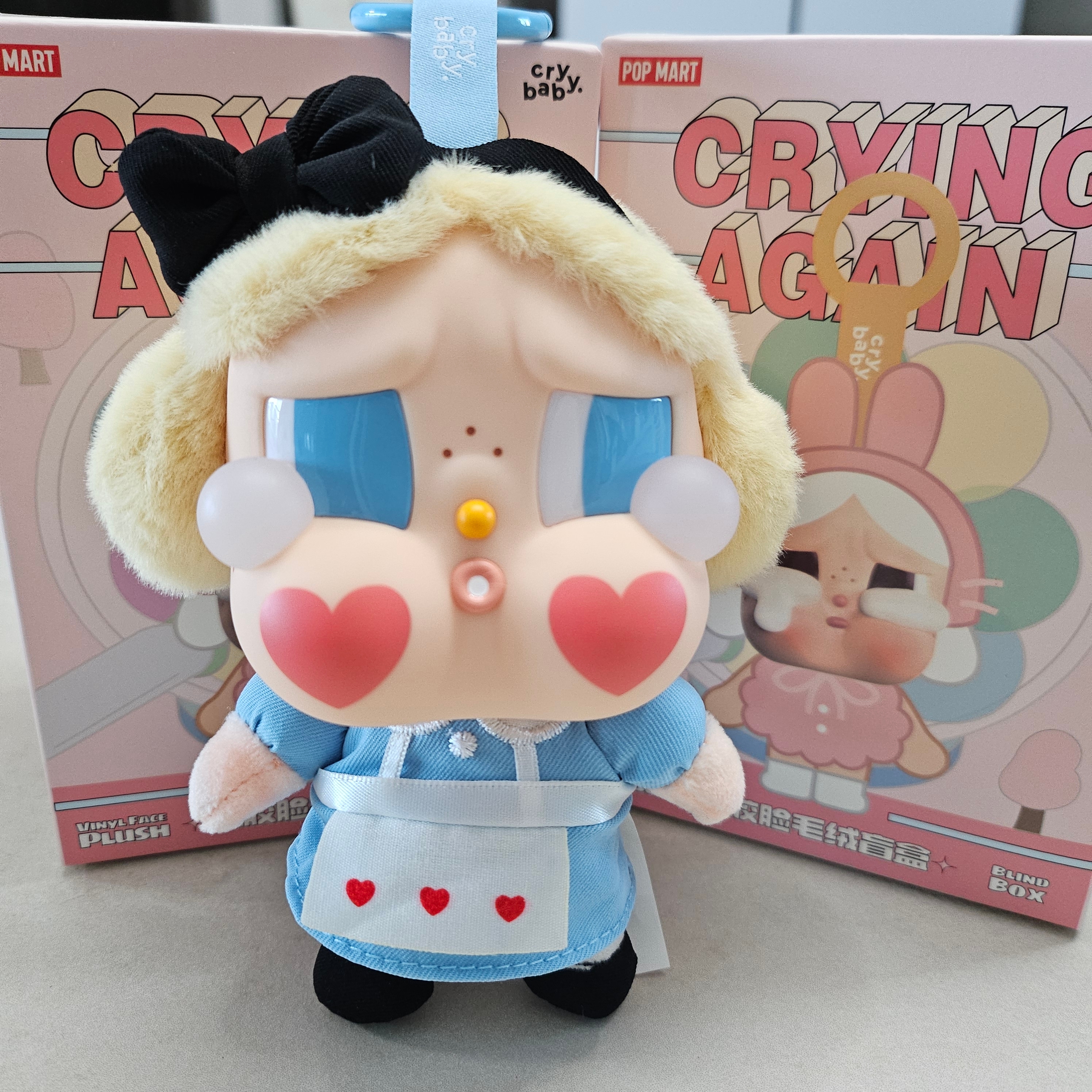 Pop Mart Crybaby Crying Again Series Plush Keyring She's Alice (Opened Case), Pop Mart Crybaby Crying Again Series Plush Keyring Sealed Case (6 Blind Boxes) 착용 스타일 - 1