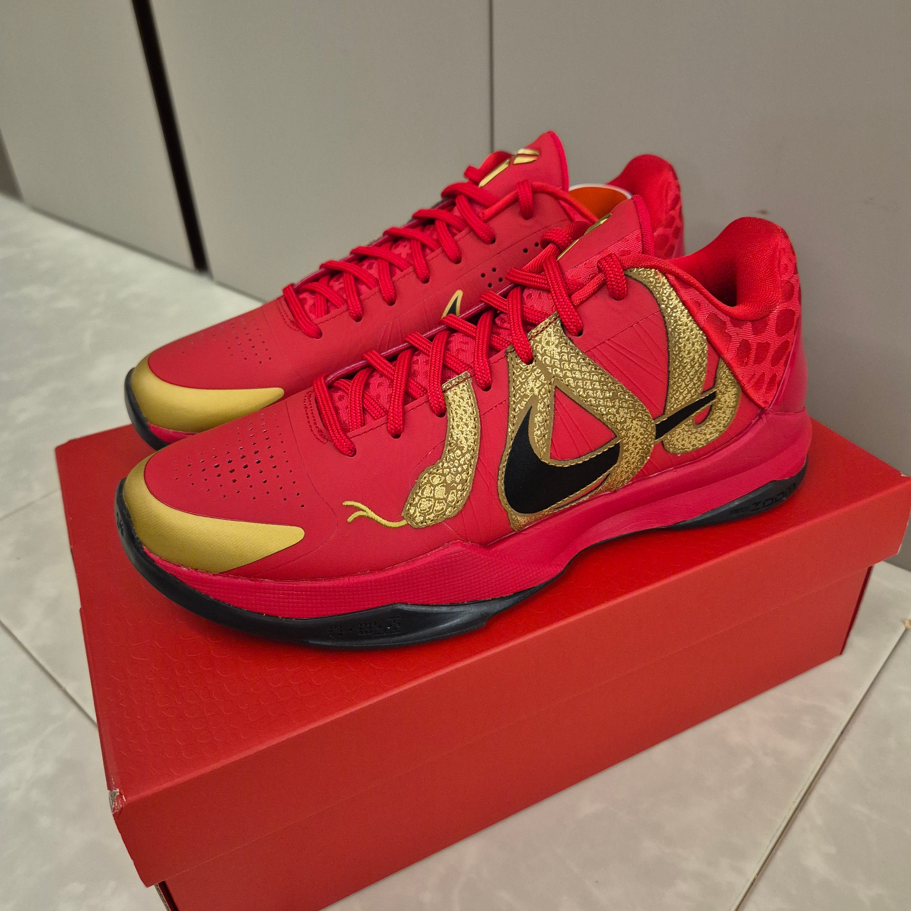 Nike Kobe 5 Protro Year of the Mamba University Red 착용 스타일 - 3