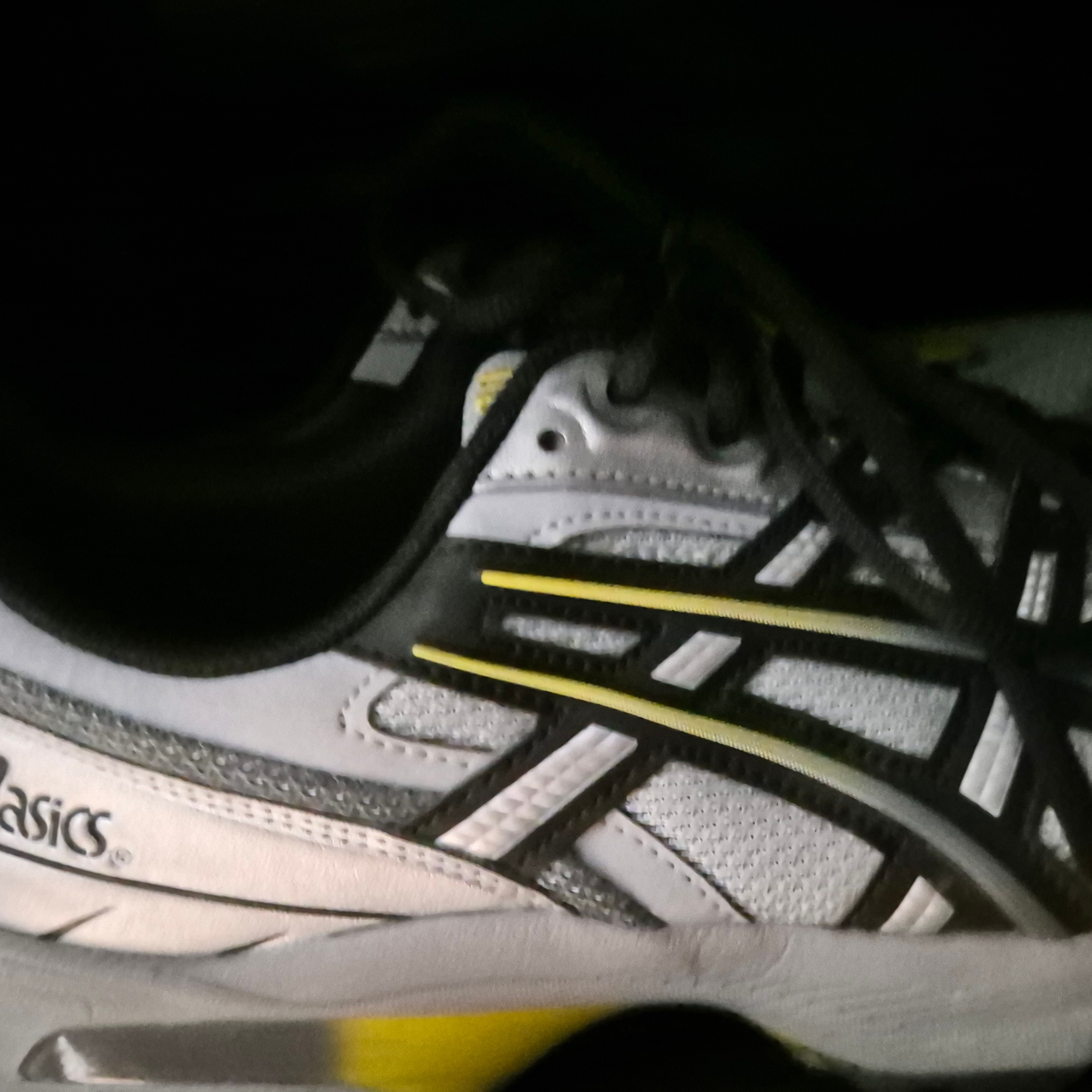 Asics Gel-1090 Mid Grey Black 착용 스타일