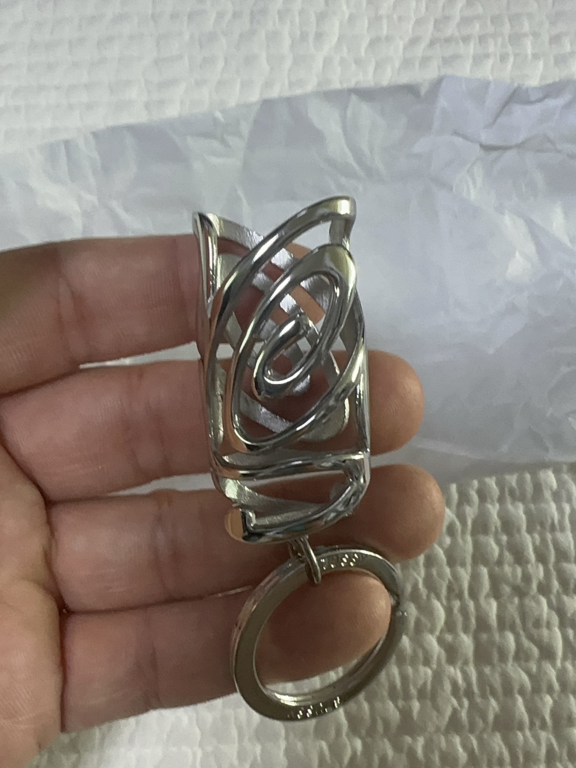 Stussy Lighter Holster Keychain Silver 착용 스타일