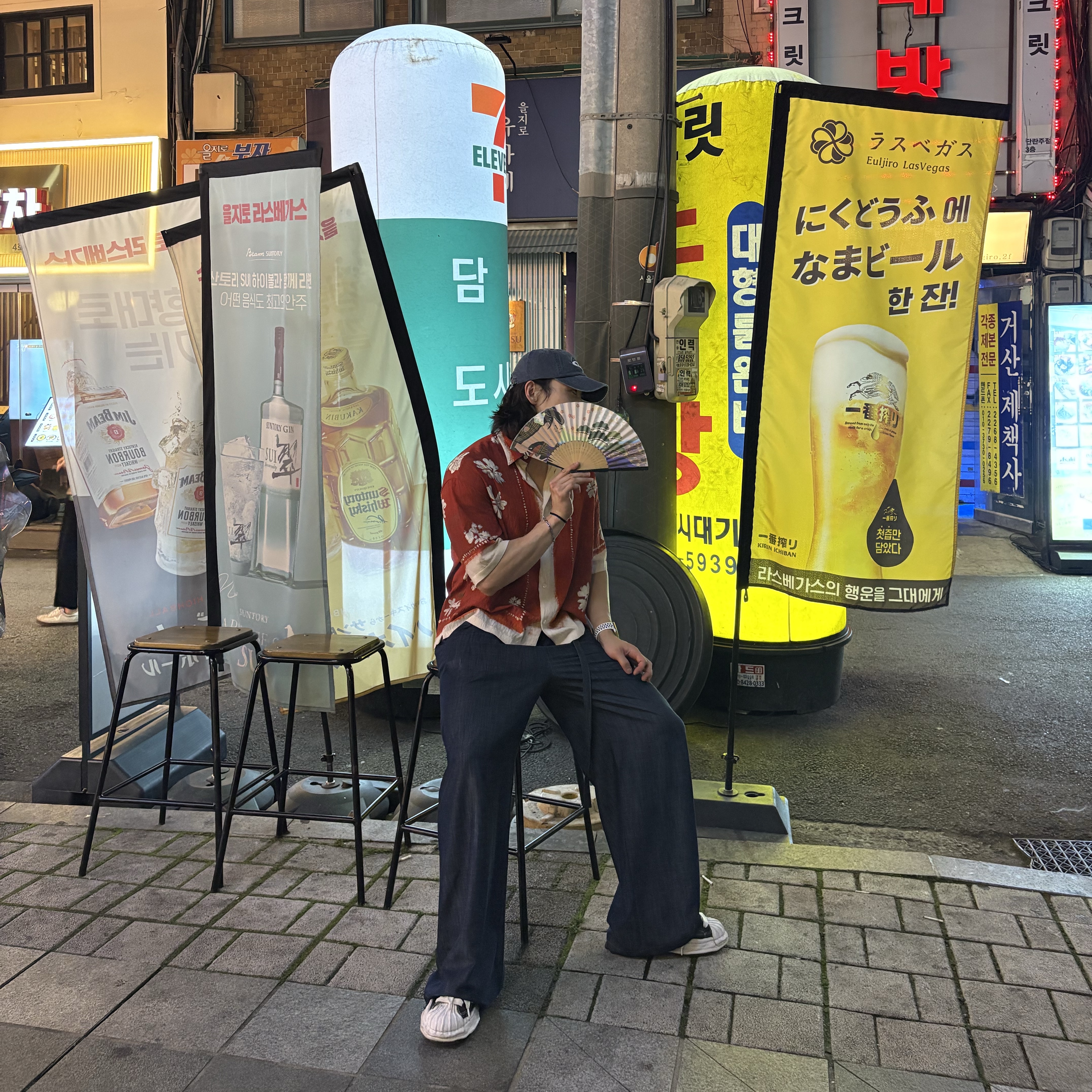 Maison Mihara Yasuhiro Blakey OG Sole Leather Low-top Sneakers Black, Oakley Remix Dad Hat Abyss White 착용 스타일 - 1