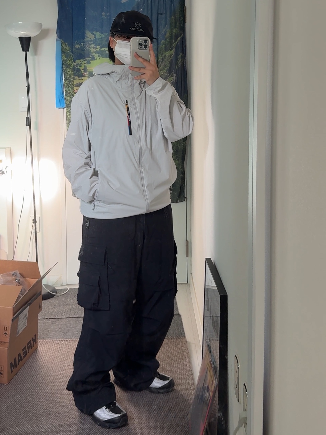 Salomon Modisay Windshell Jacket Light Grey, Arc'teryx Gore 5 Panel Cap Black 착용 스타일