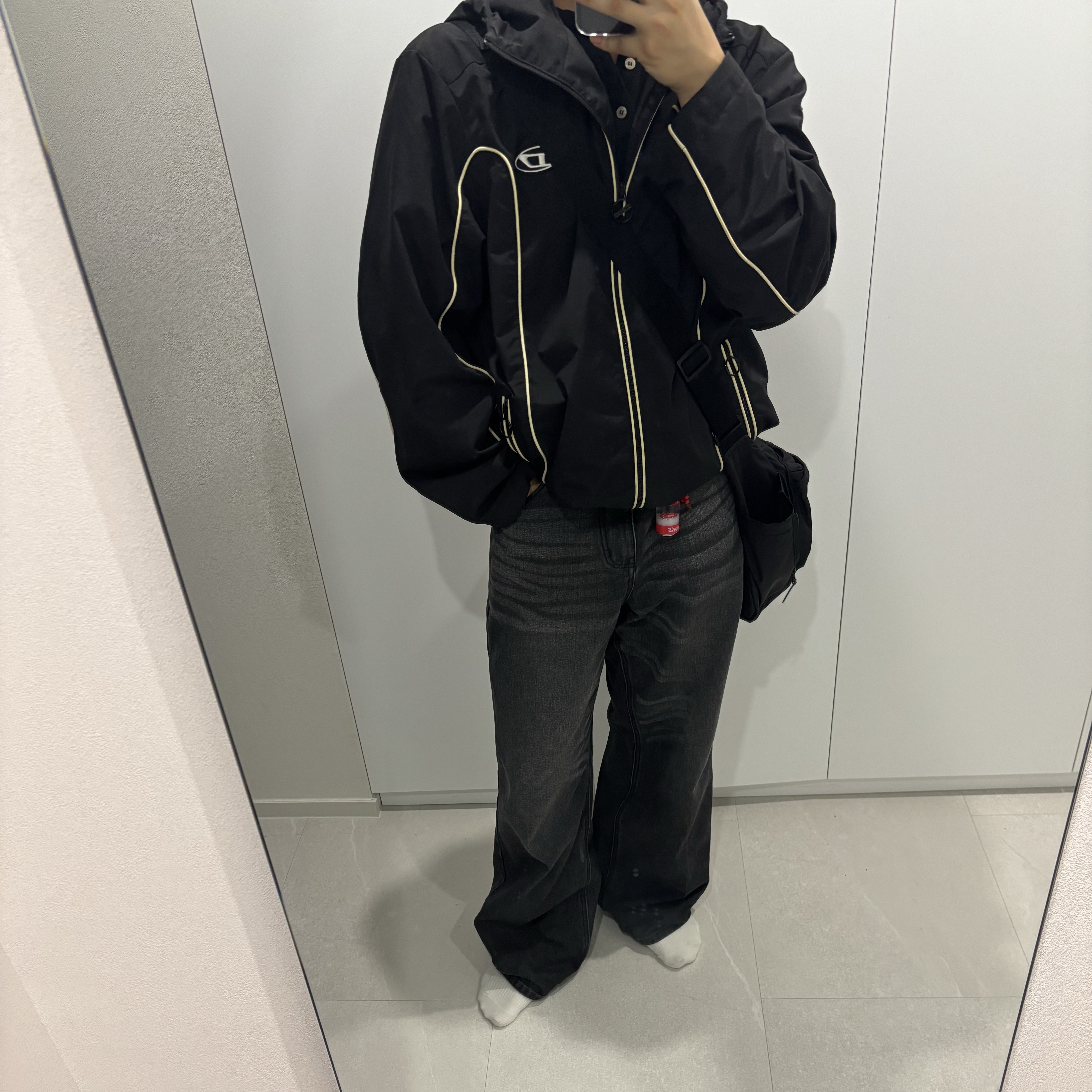 Balenciaga 3XL Extreme Lace Sneakers Egg Shell, Chrome Hearts Horseshoe Logo Sweatshirt Black 착용 스타일 - 6