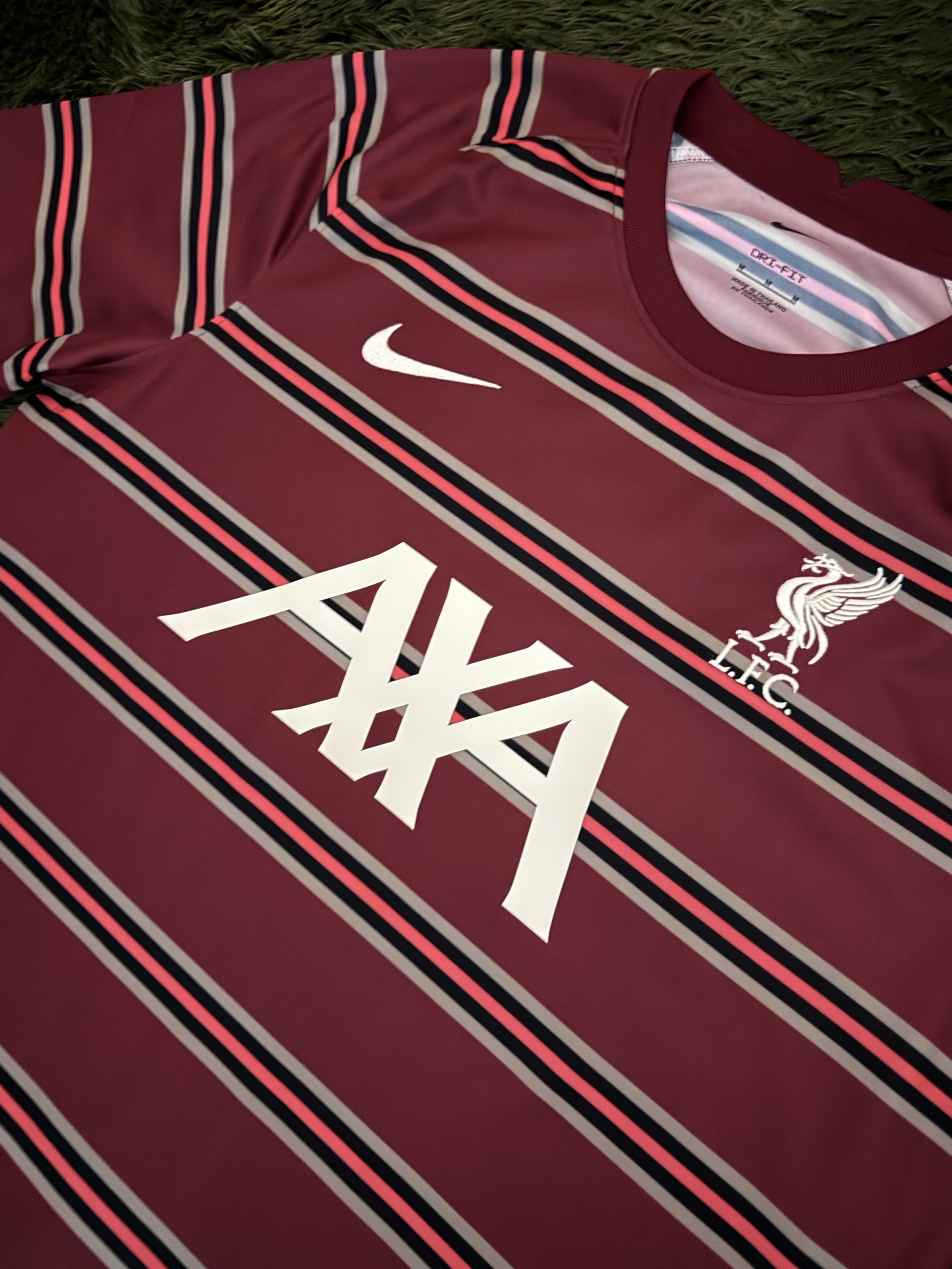 Nike Liverpool FC 2021/22 Pre-Match Short Sleeve Football Top Team Red Bright Crimson (Non Marking Ver.) 착용 스타일 - 2