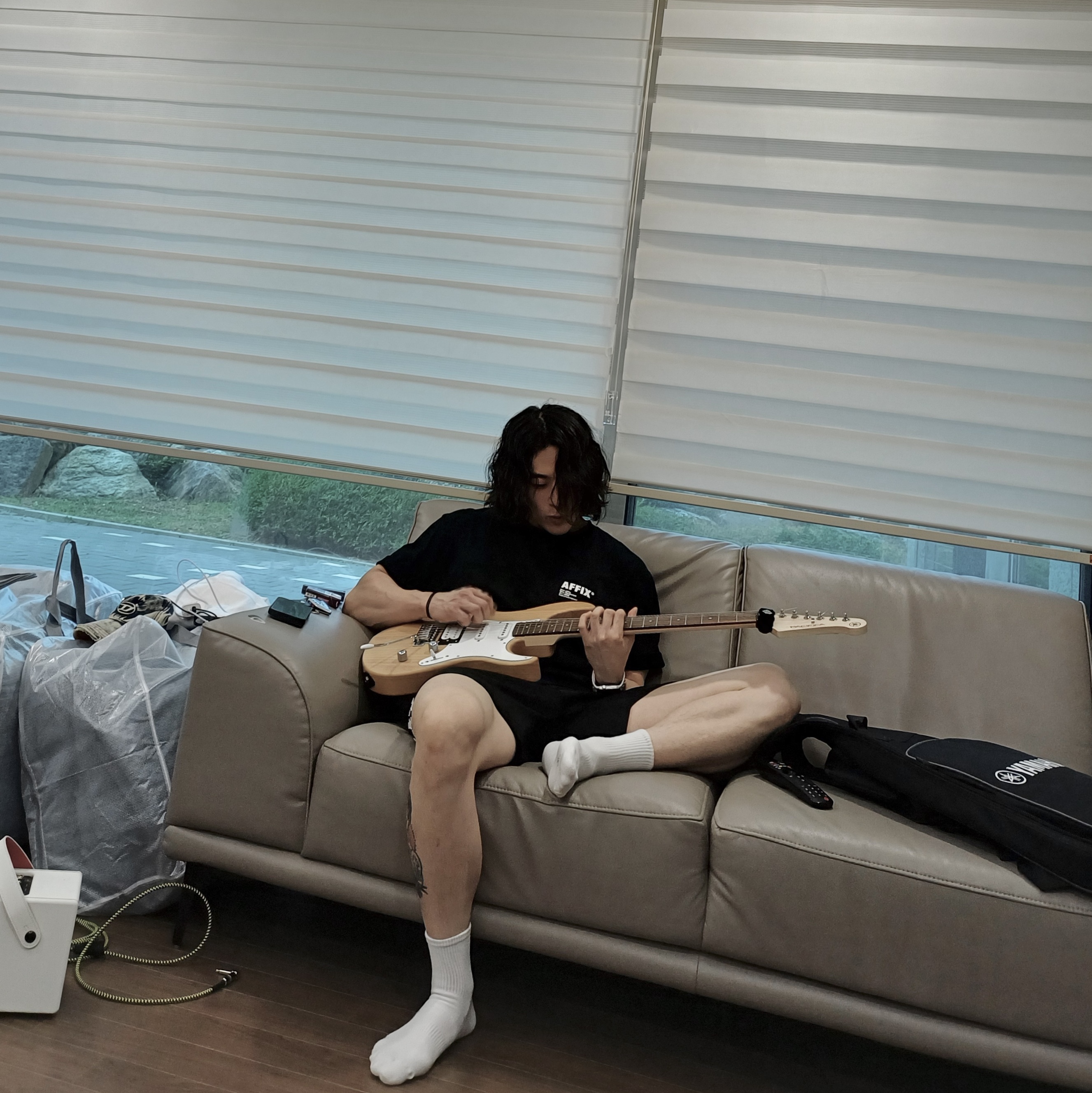Adidas Adicolor Firebird Shorts Black White - KR Sizing, Darkr8m Studio Slides White 착용 스타일 - 3