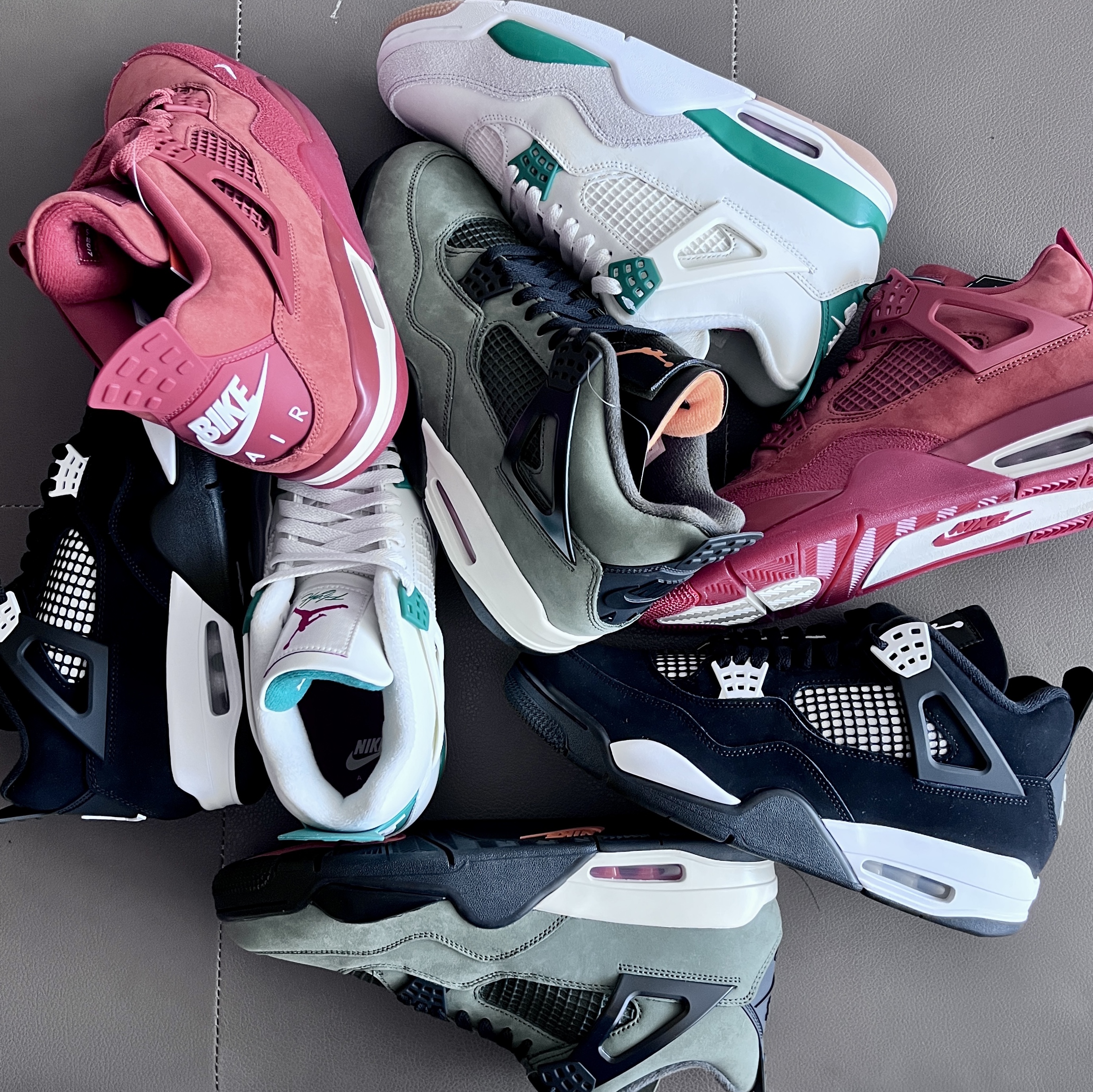 Jordan 4 x Undefeated Retro OG SP Deep Green and Clementine, Jordan 4 x Nigel Sylvester Retro OG SP Brick by Brick 착용 스타일 - 1