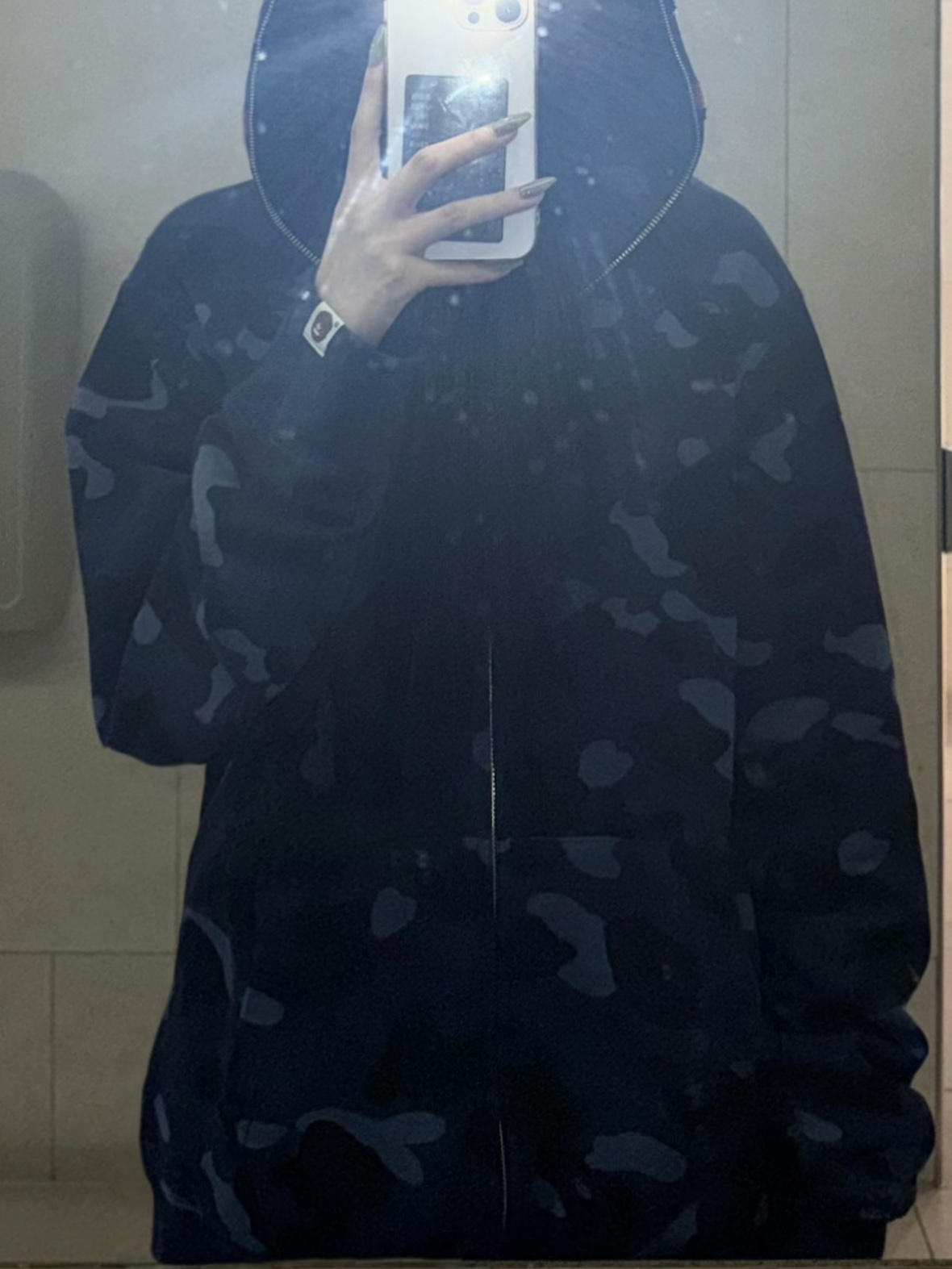 BAPE Color Camo Shark Full Zip Hoodie Navy 착용 스타일 - 2