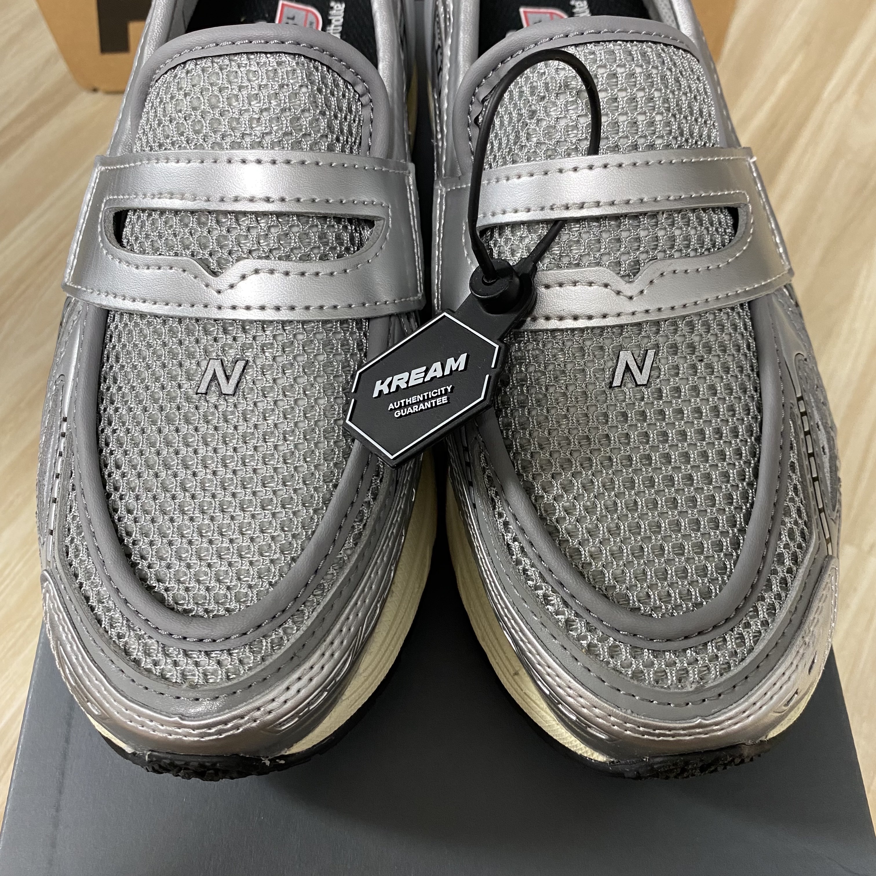 New Balance 1906L Grey Silver 착용 스타일 - 2