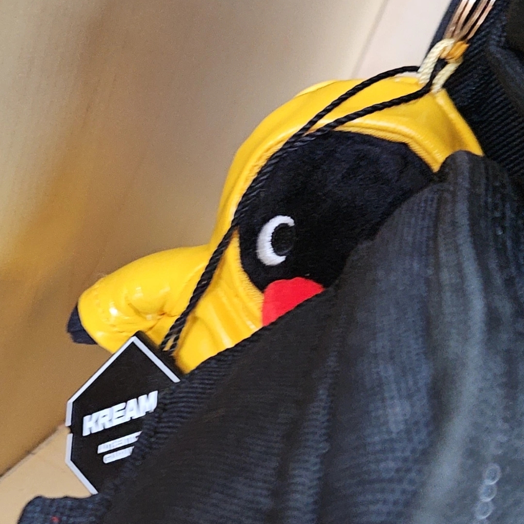 Pingu x CGV Raincoat Pingu Doll Keyring Yellow (10cm) 착용 스타일