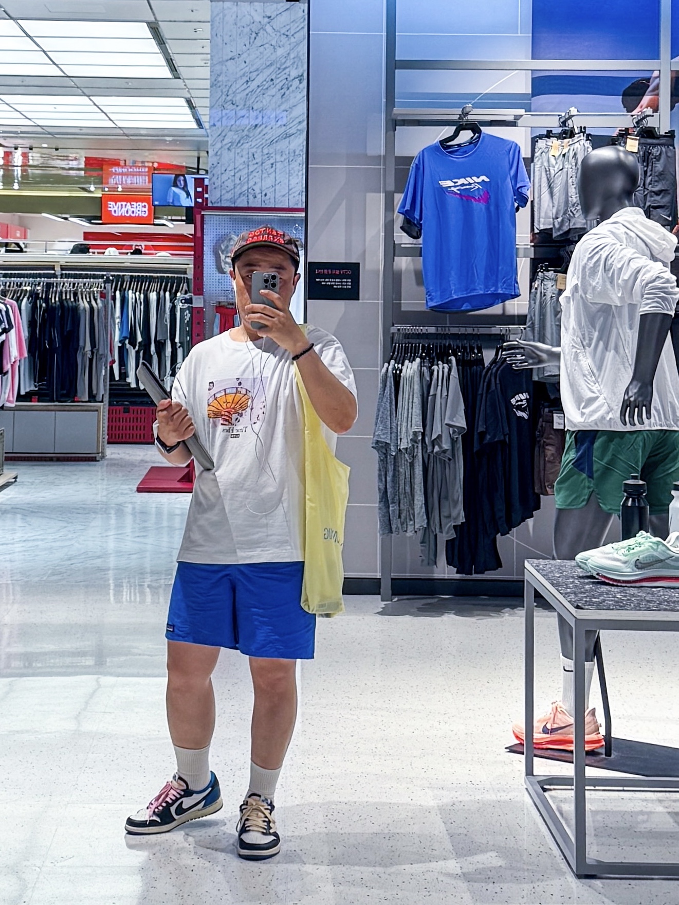 Jordan 1 x Travis Scott x Fragment Retro Low OG SP Military Blue, Alex Zono Ten Toe Express Trucker Hat Brown 착용 스타일