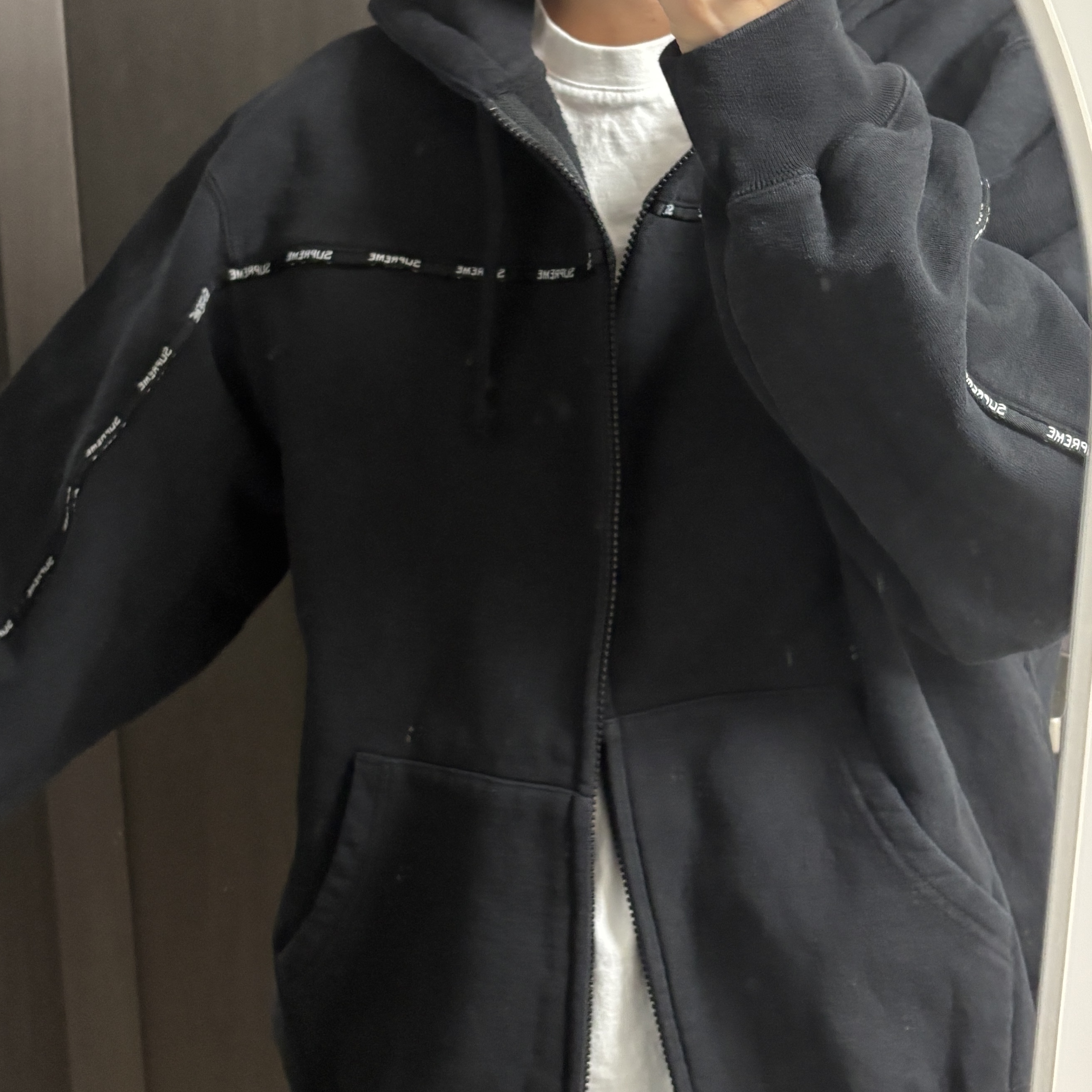 Supreme Piping Zip Up Hooded Sweatshirt Black - 25FW 착용 스타일 - 2