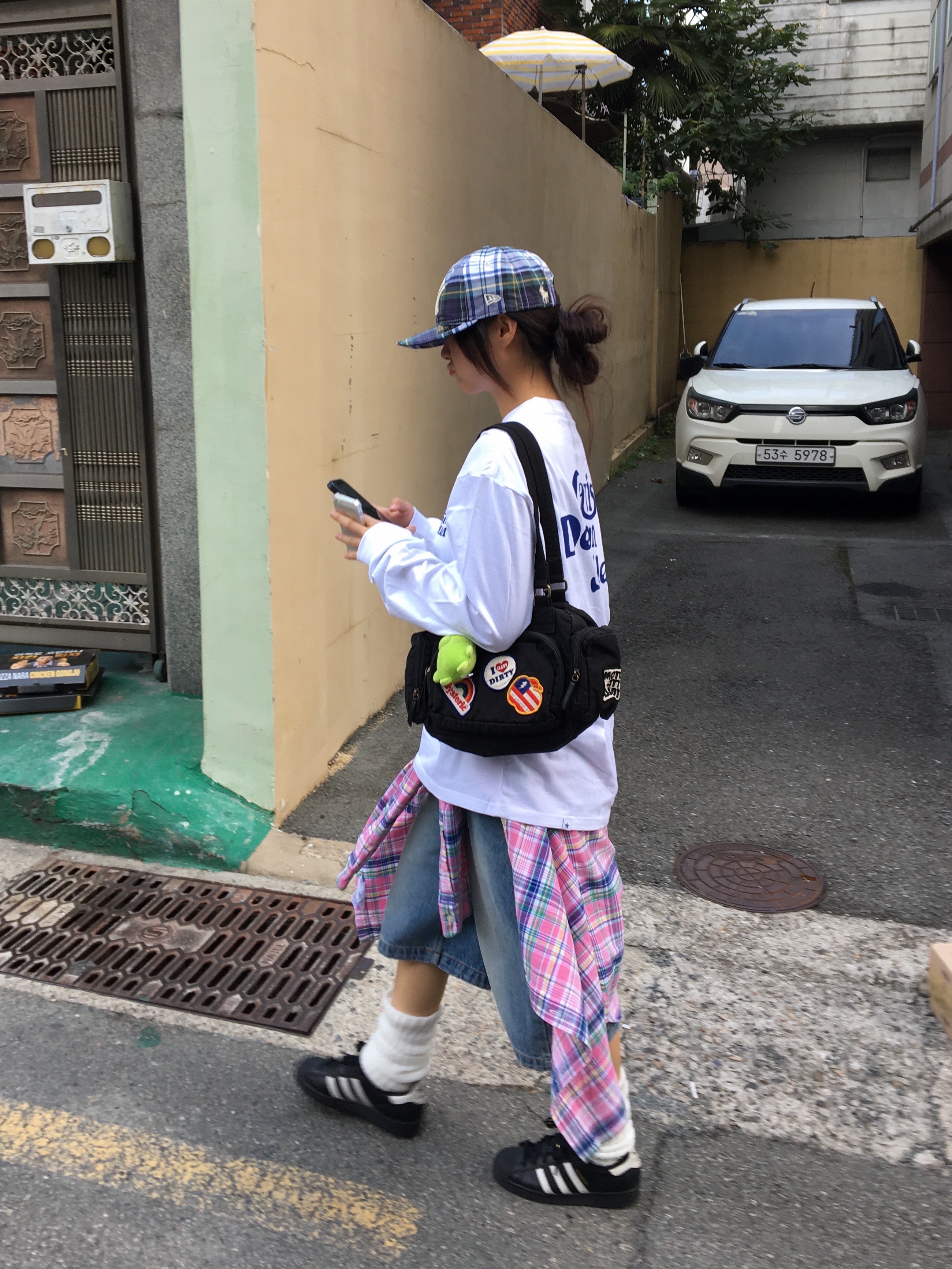(W) Hysteric Glamour Patch Scratch Mini Boston Bag Black, New Era MLB x Ralph Lauren Cooperstown New York Yankees Retro Crown Strapback Green Check 착용 스타일 - 1