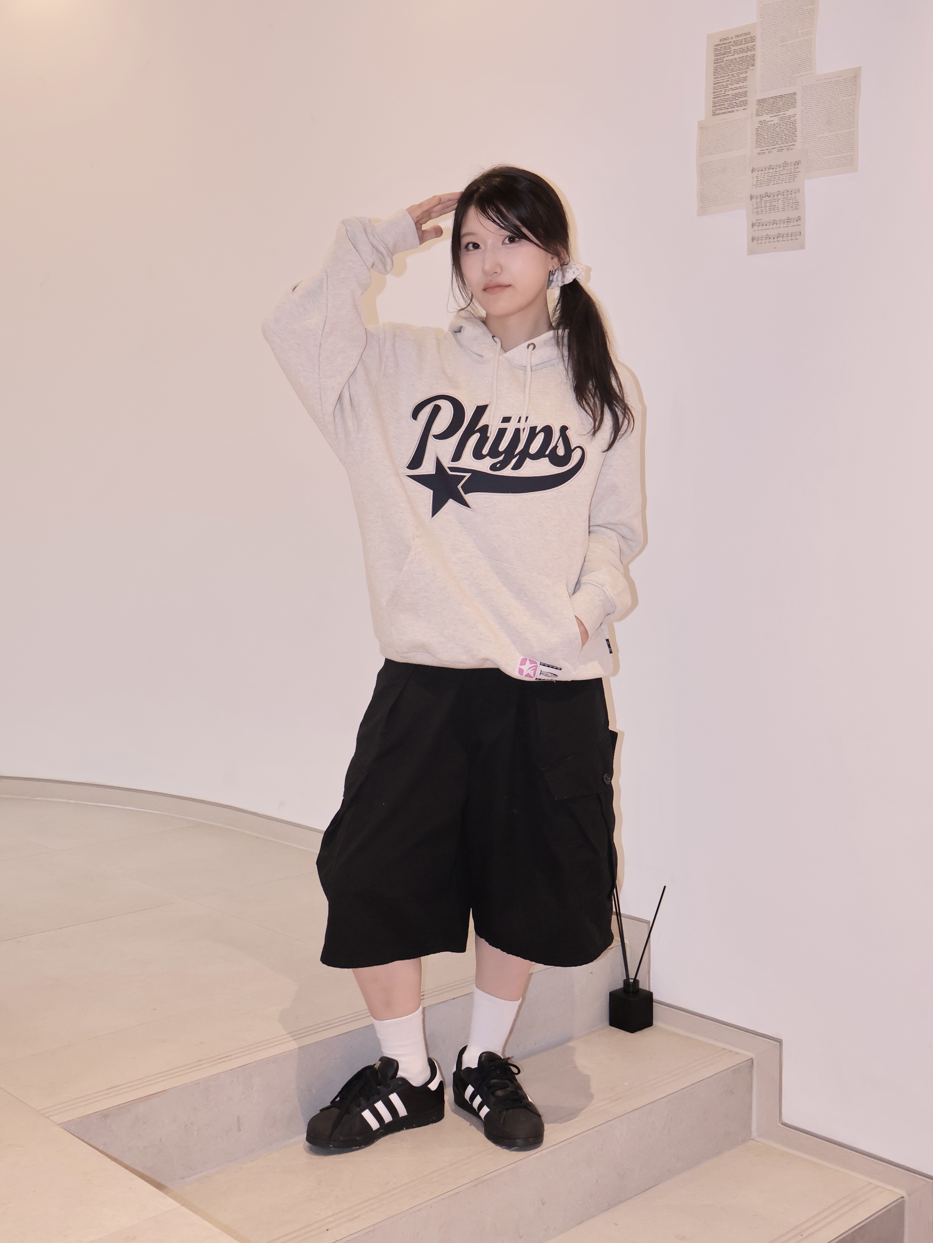 Phyps Dept Star Tail Hooded Zip-Up Grey, Adidas Superstar Core Black White 착용 스타일 - 1