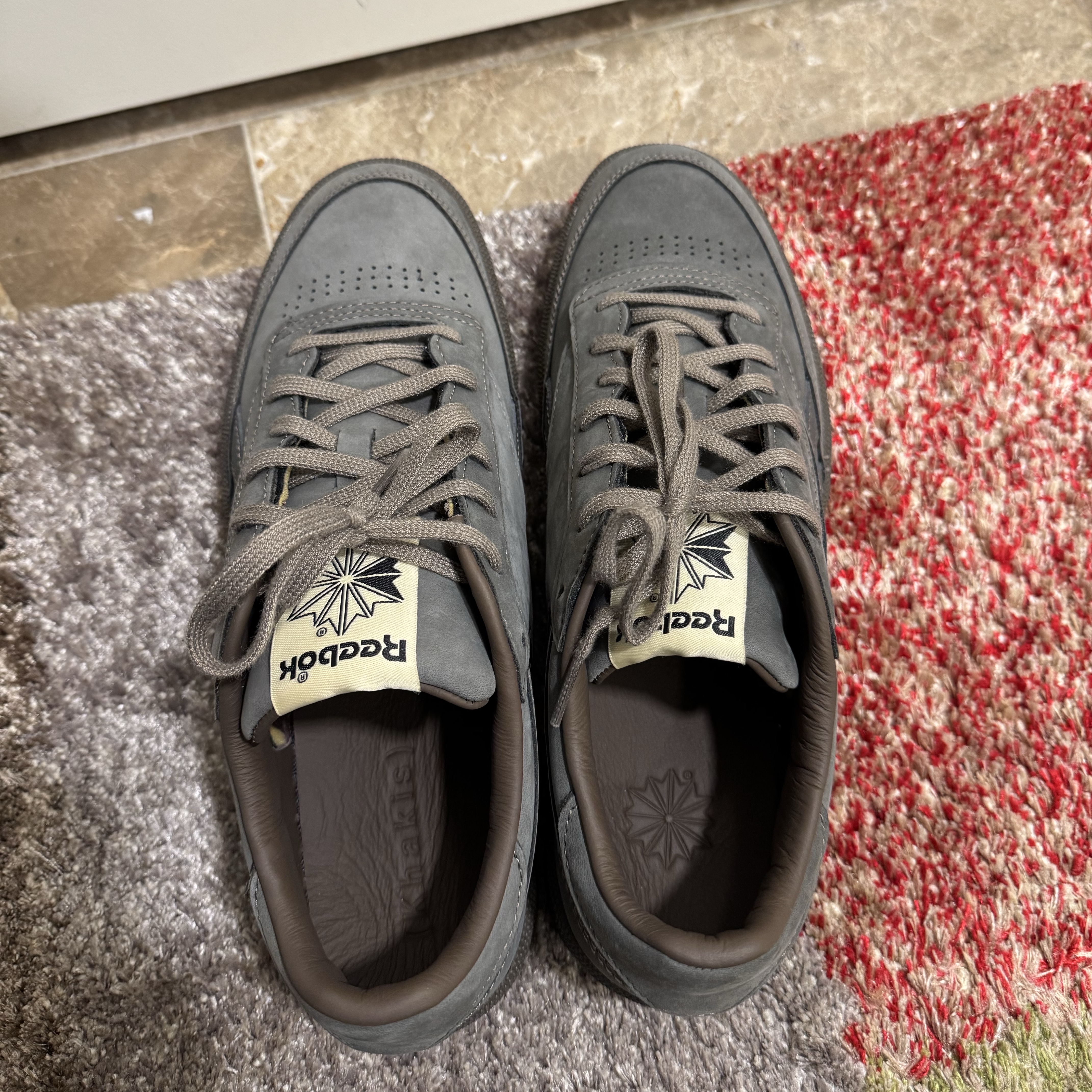 Reebok x Khakis Club C Revenge Khaki 착용 스타일