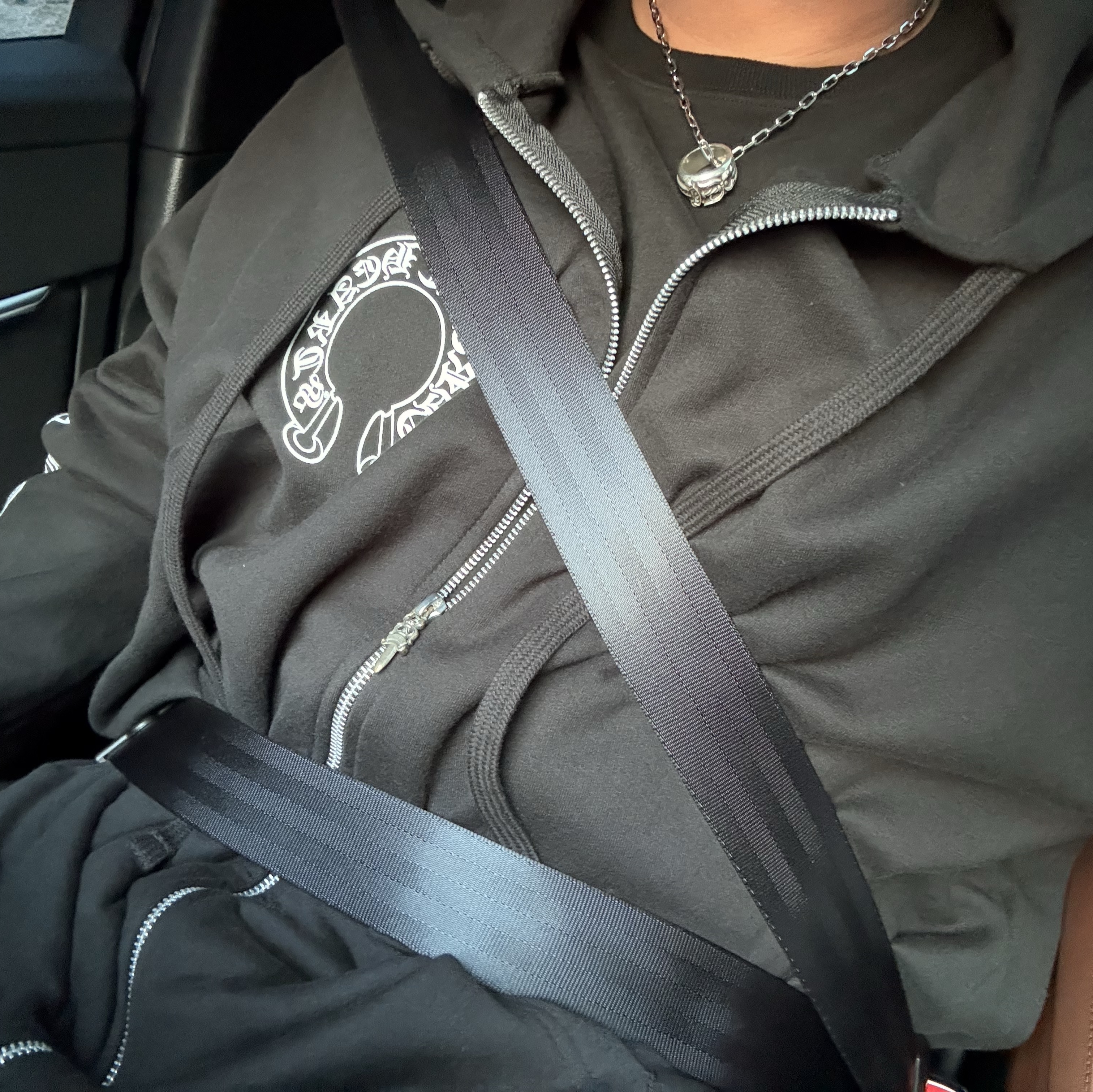 Chrome Hearts Horseshoe Floral Fleece Zip-Up Hoodie Black 착용 스타일