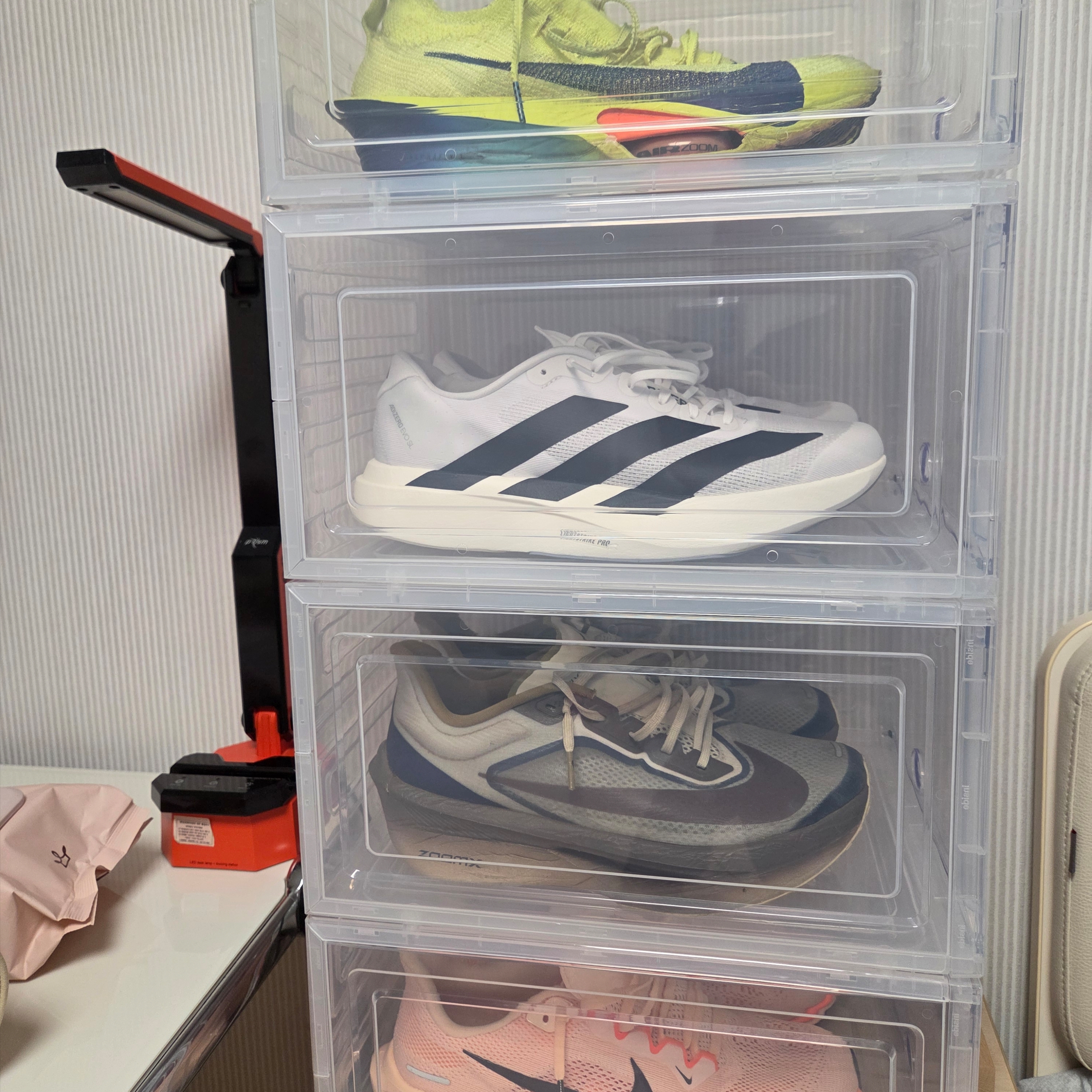 Adidas Adizero EVO SL Cloud White Core Black, Nike Air Zoom Alphafly Next% 3 Volt 착용 스타일 - 2