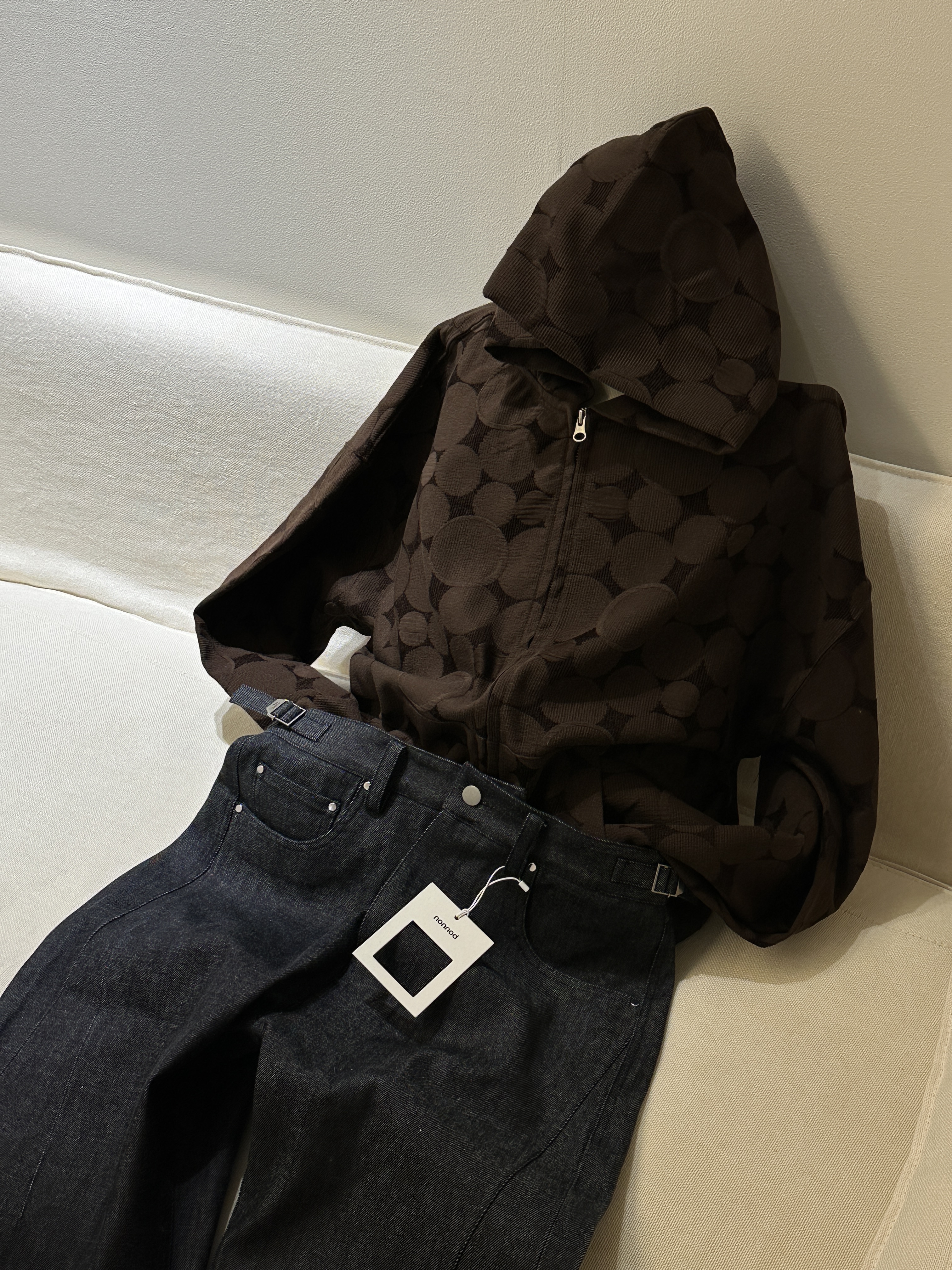 Nonnod Zen Zip Hoodie Brown Jacquard, Nonnod Zen Raw Selvedge Denim Pants Indigo 착용 스타일 - 6
