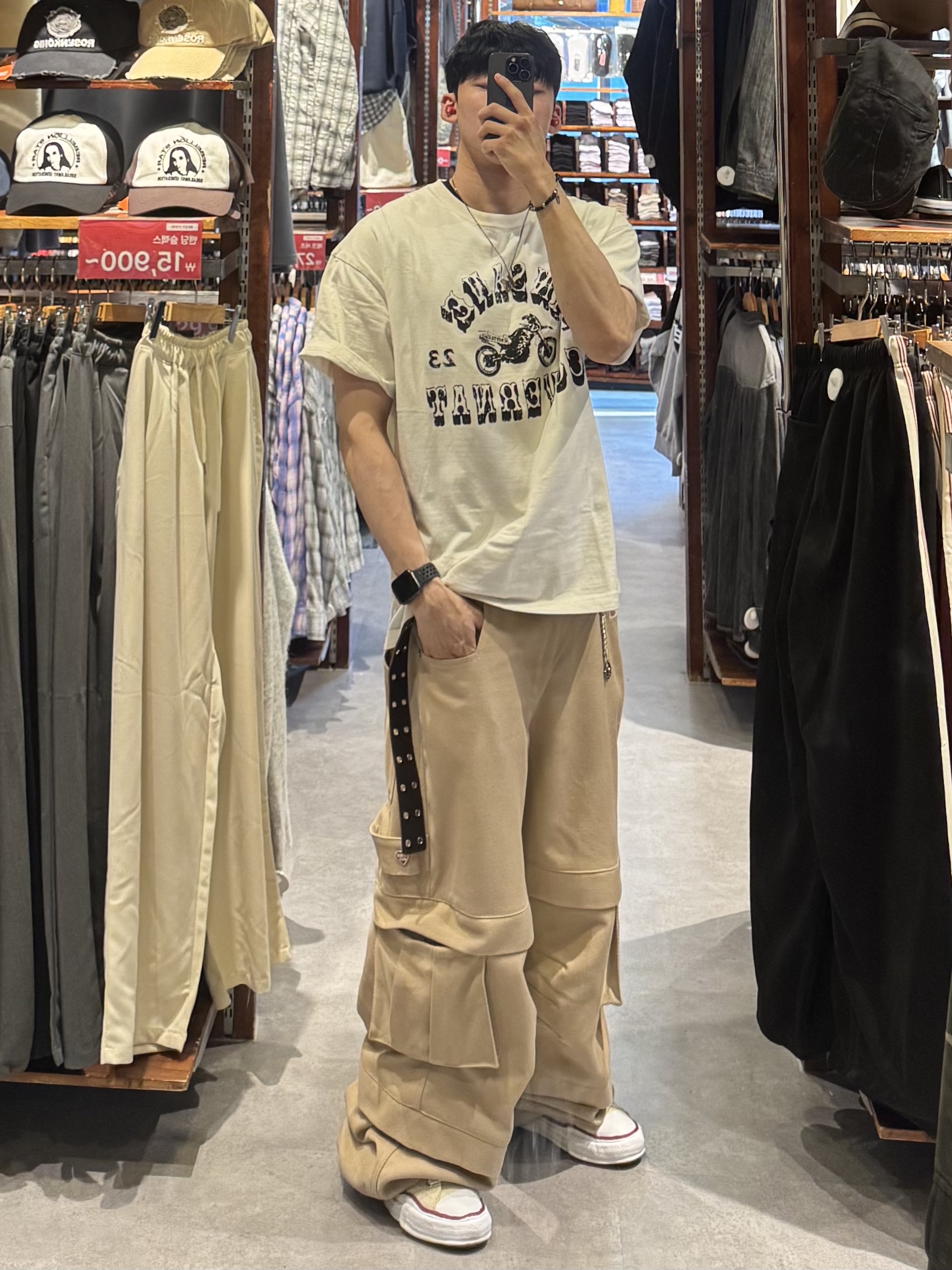 Maison Mihara Yasuhiro Peterson OG Sole Canvas Low-top Sneakers Natural, Kamien Titan Baggy Pants Beige 착용 스타일