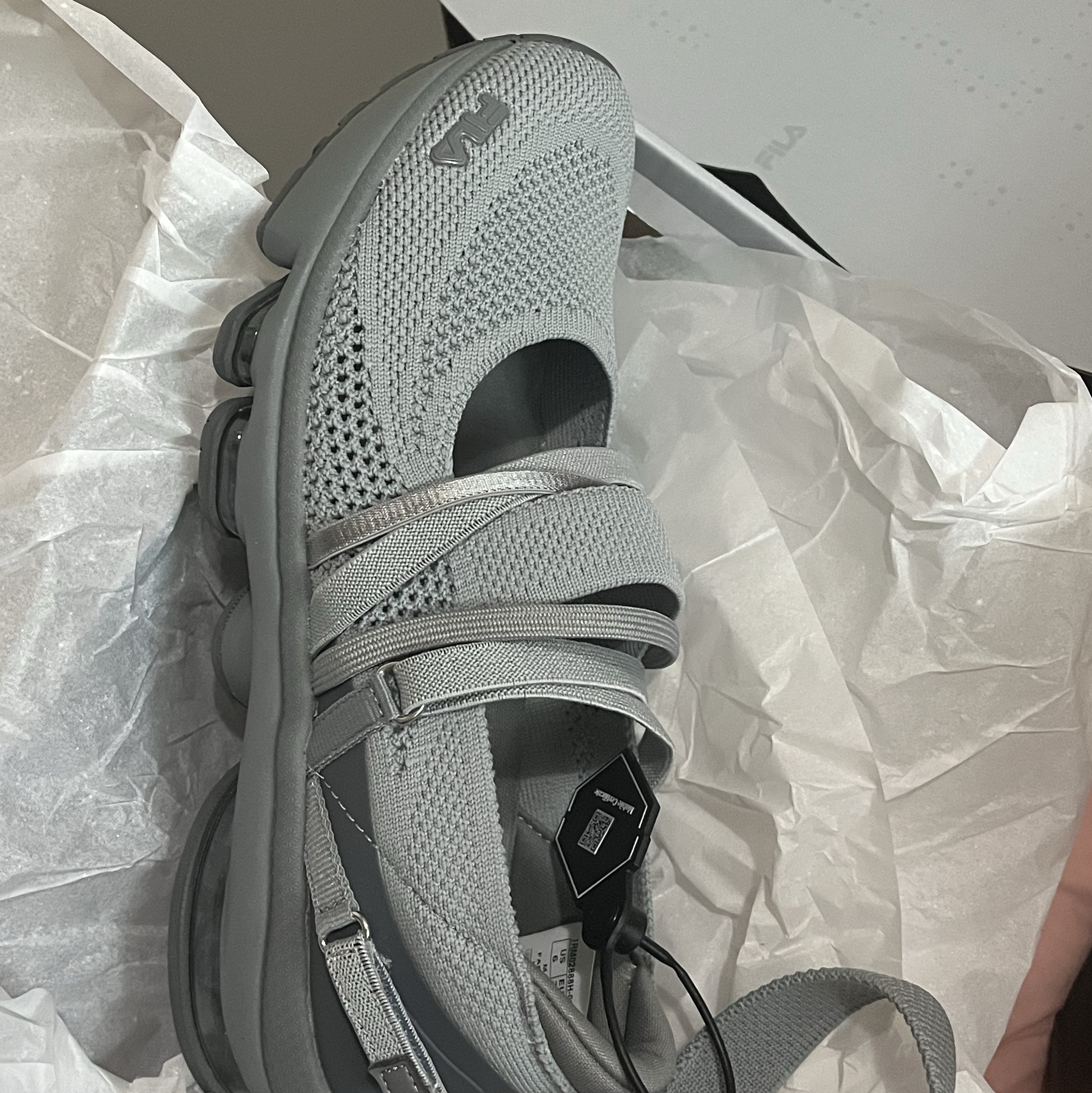 (W) Fila x Ojos RGB Pier 3.0 MJ Grey 착용 스타일 - 3