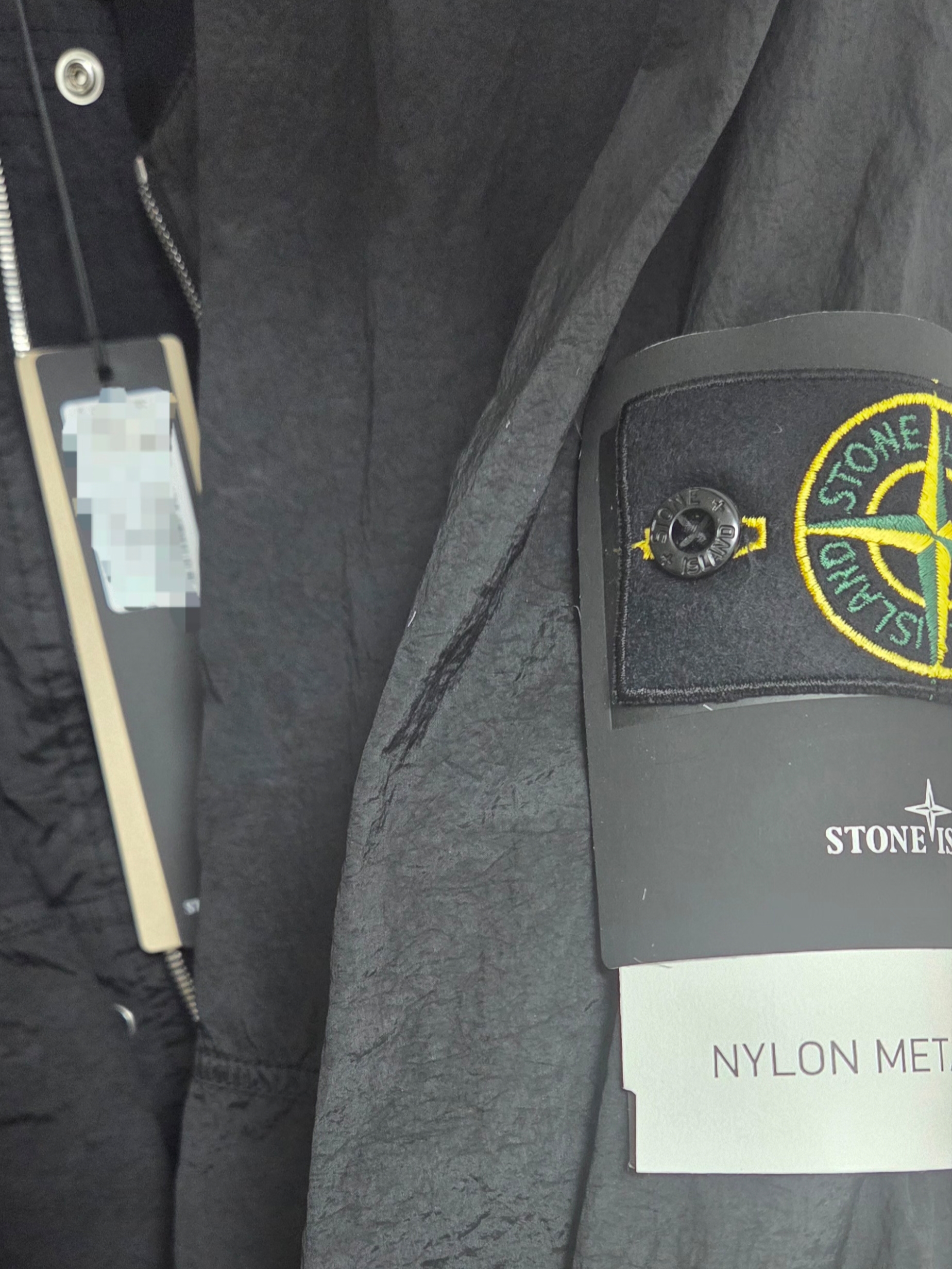 Stone Island 4100019 Nylon Metal Watro-TC in Econyl Bomber Jacket with Light Water and Wind Resistance Black - 25SS 착용 스타일