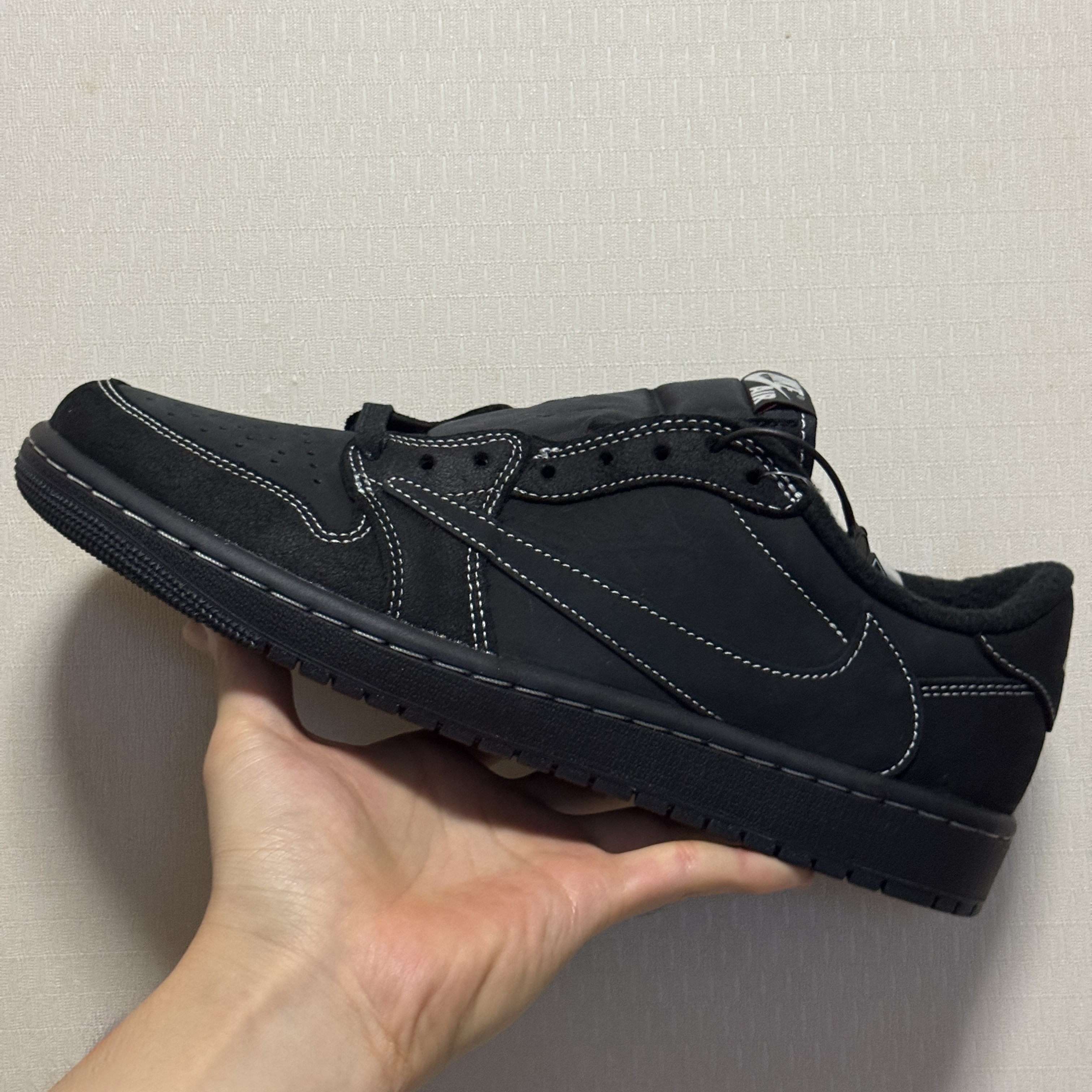 Jordan 1 x Travis Scott Retro Low OG SP Black Phantom 착용 스타일