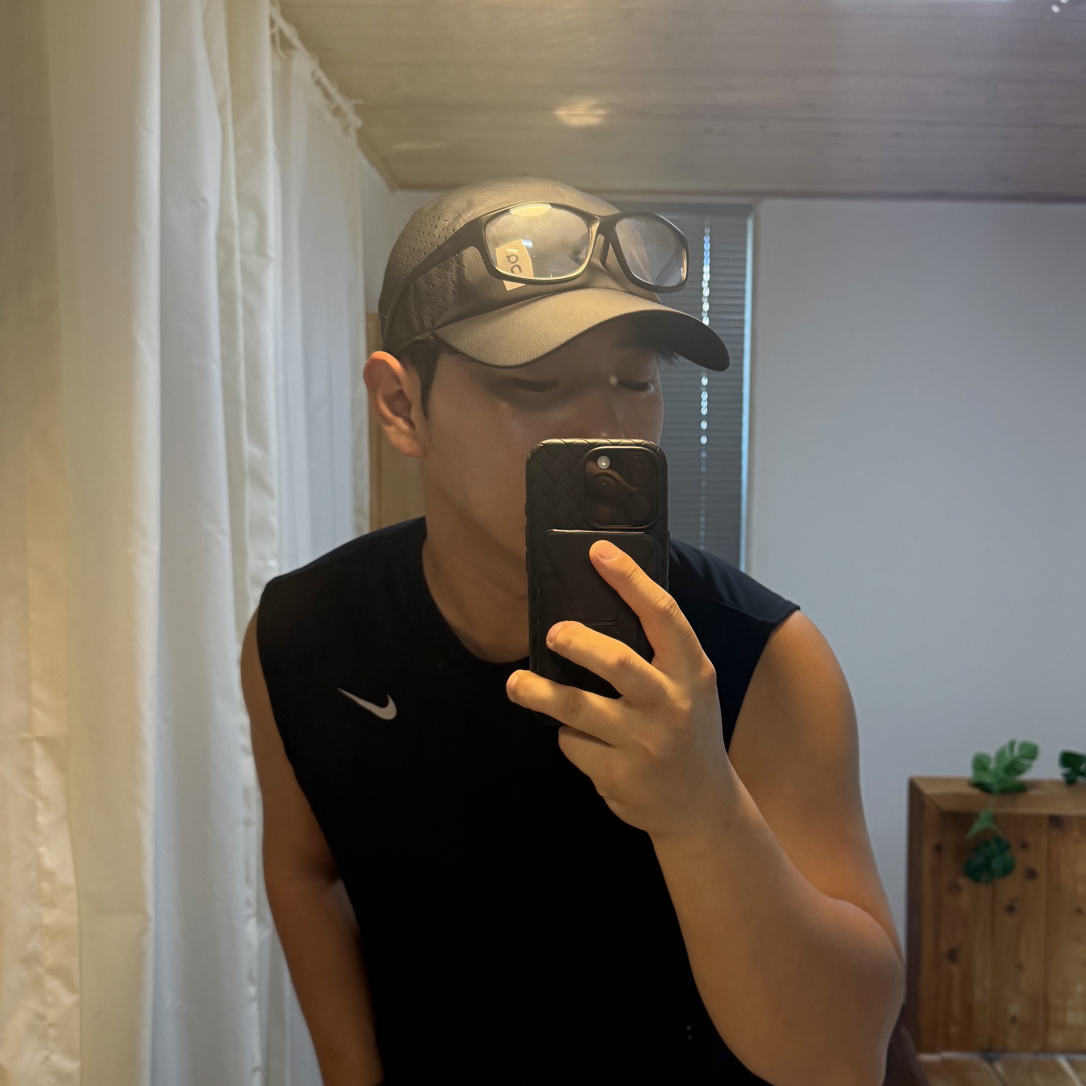 On Running Lightweight Cap Black 착용 스타일