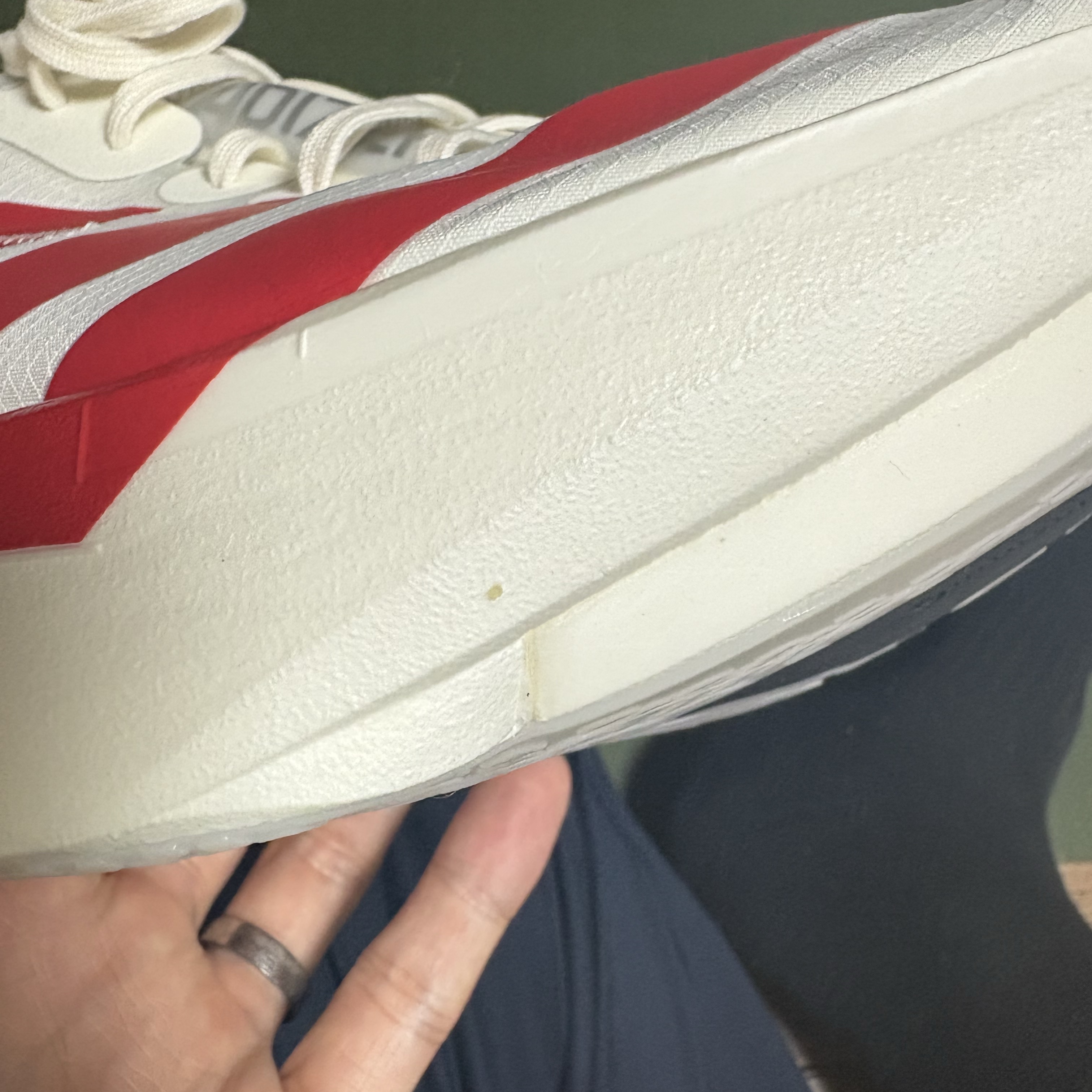 Adidas Adizero Adios Pro 4 Off White Better Scarlet 착용 스타일 - 2